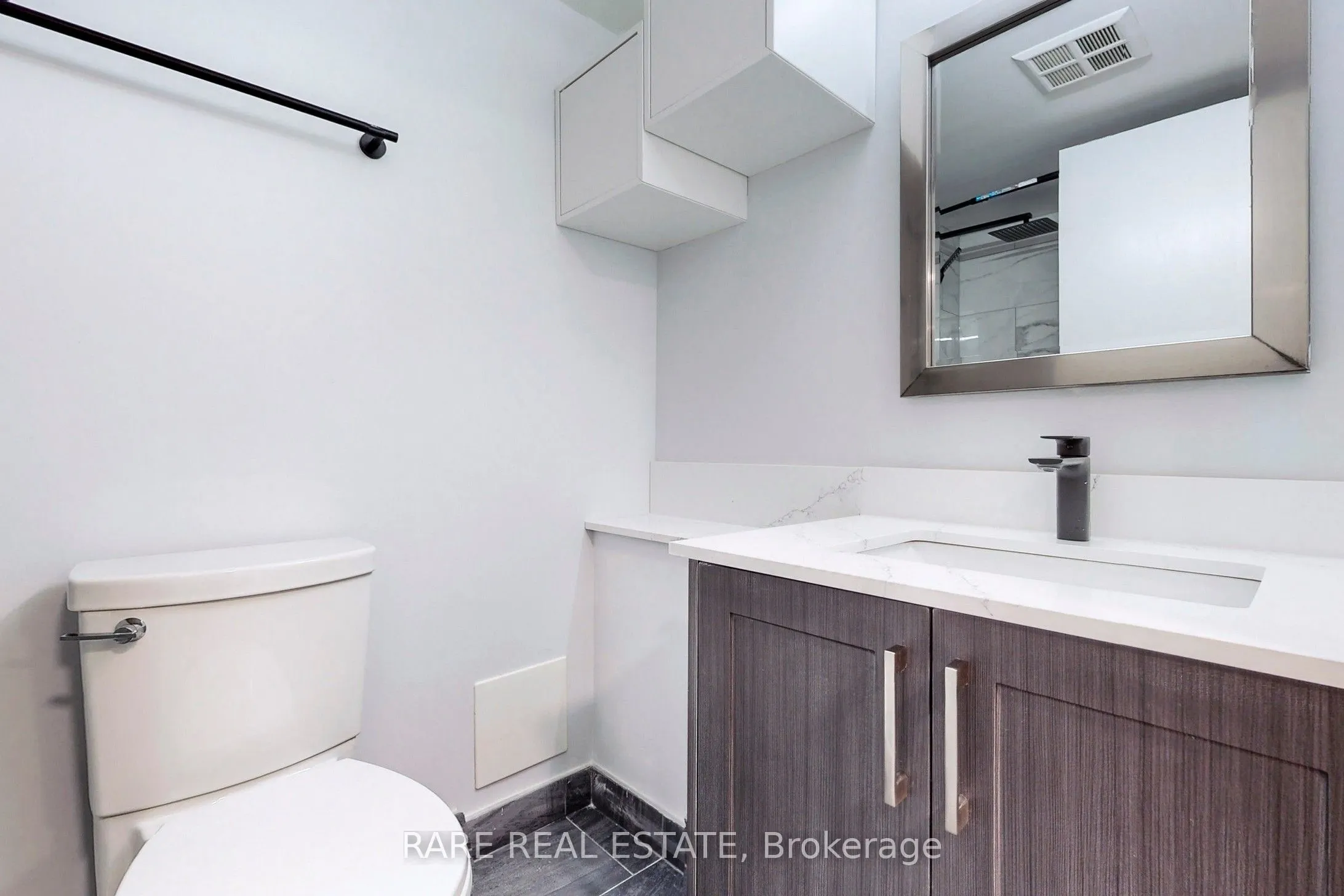 5785 Yonge Street, #206