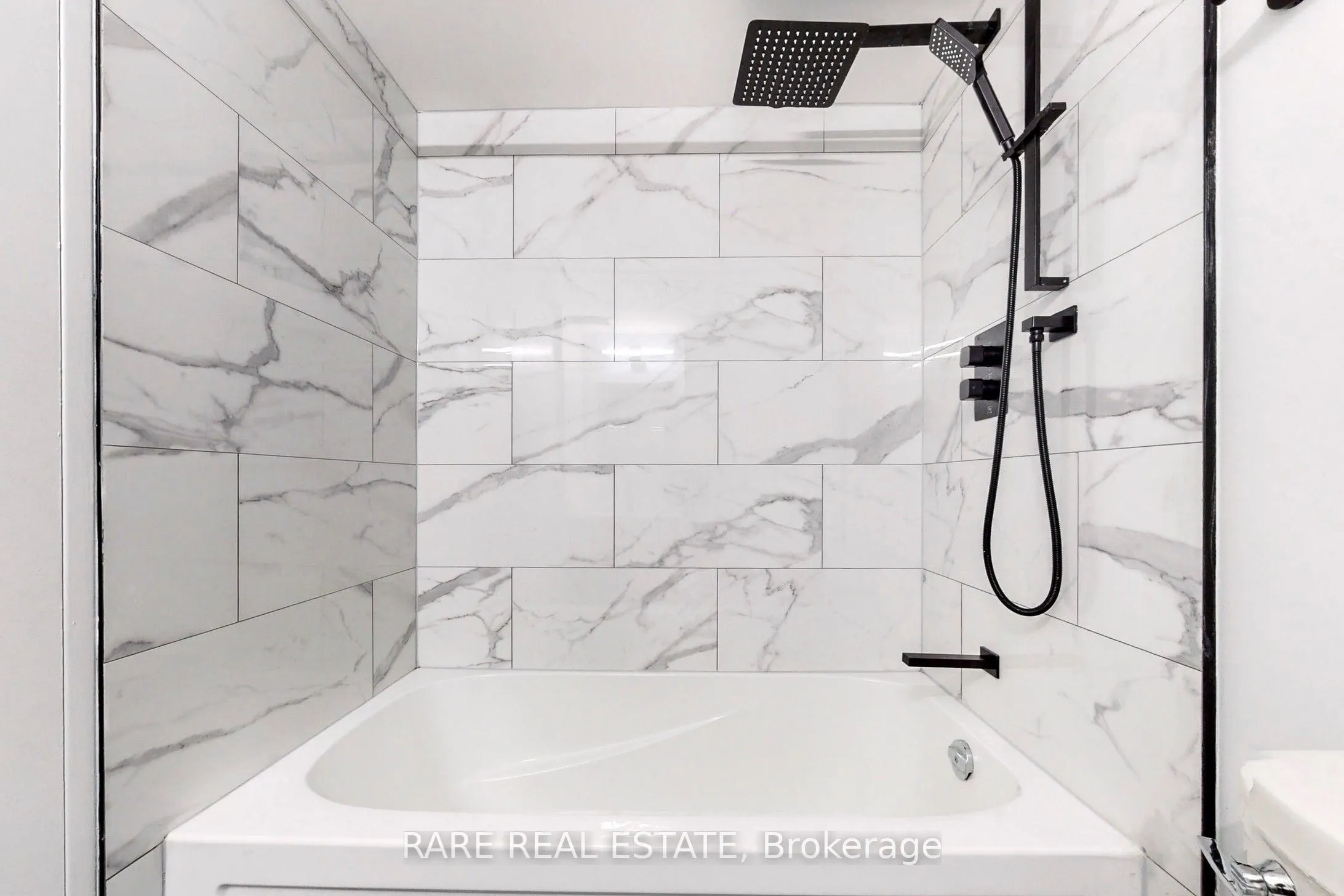 5785 Yonge Street, #206