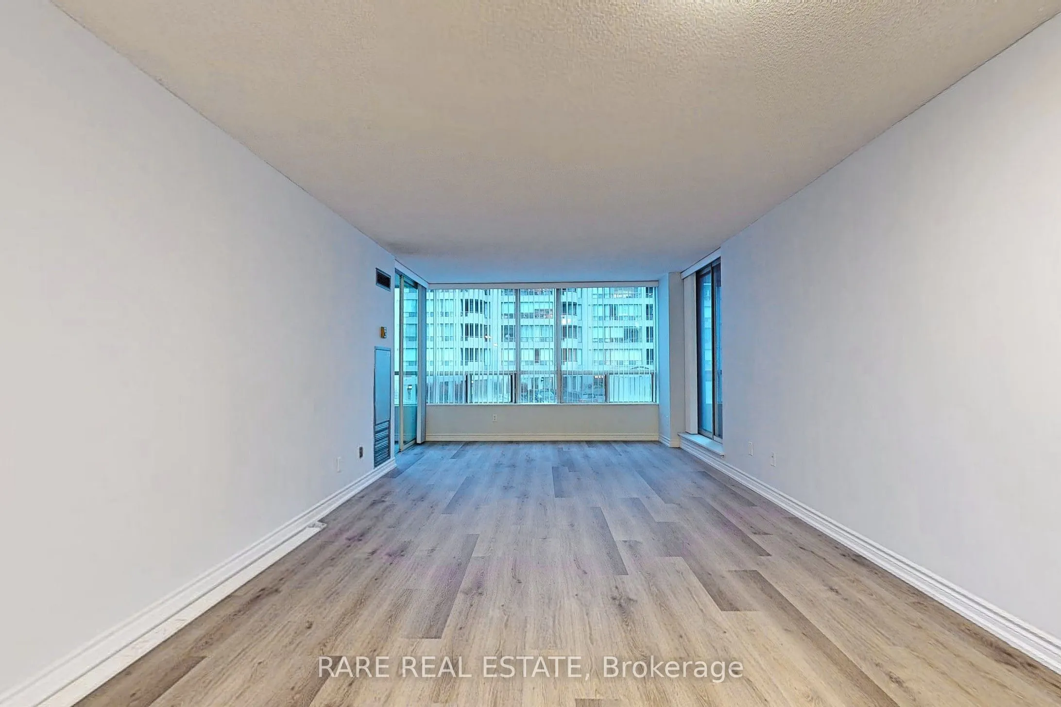 5785 Yonge Street, #206