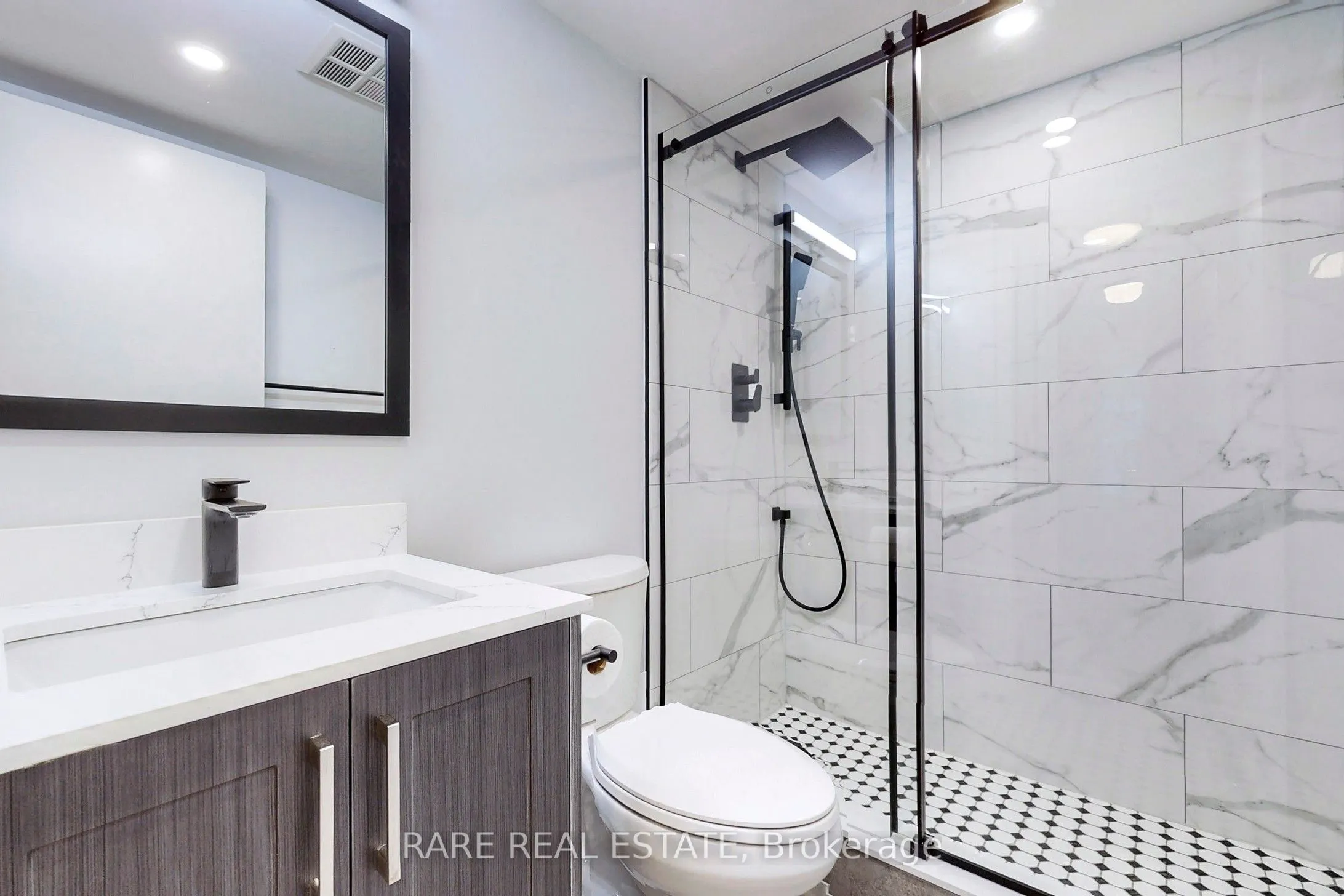 5785 Yonge Street, #206
