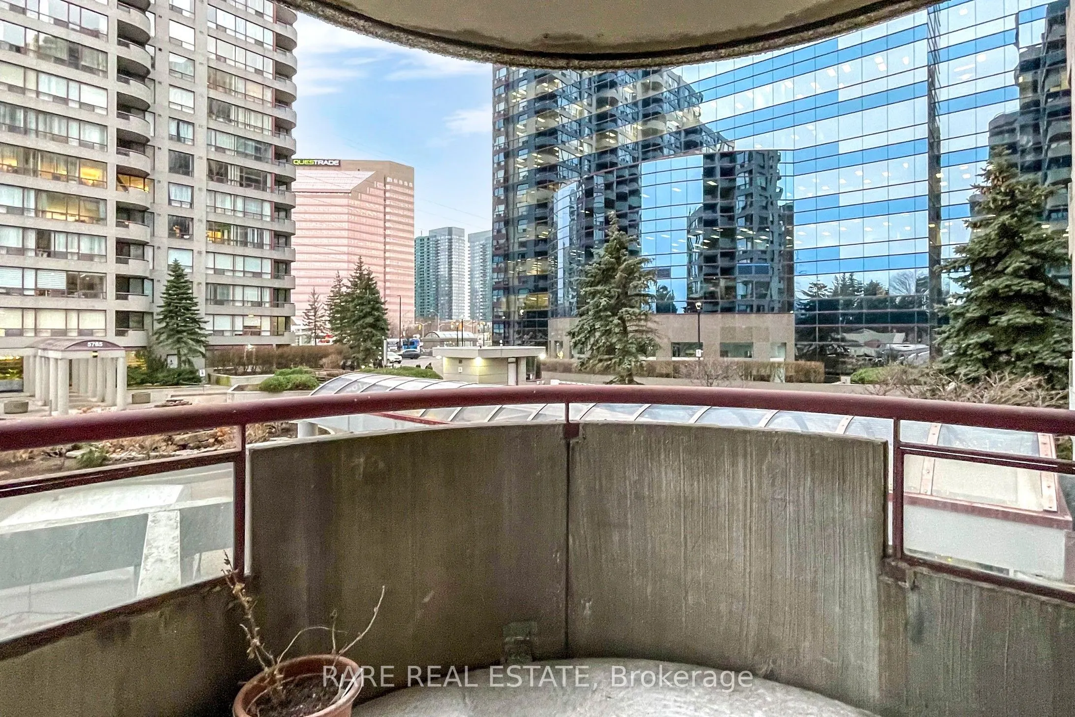 5785 Yonge Street, #206