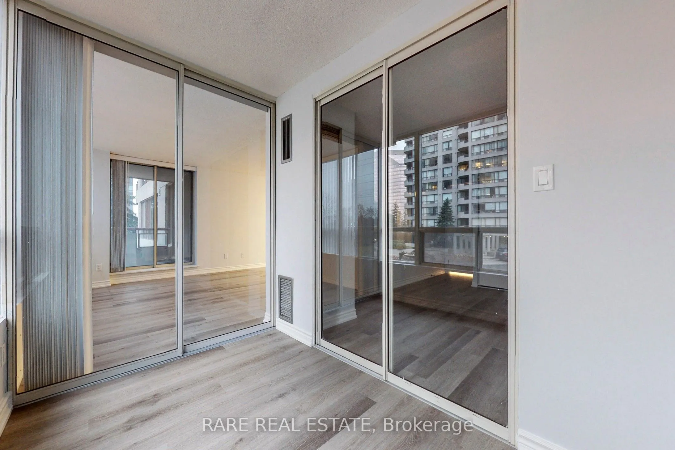 5785 Yonge Street, #206