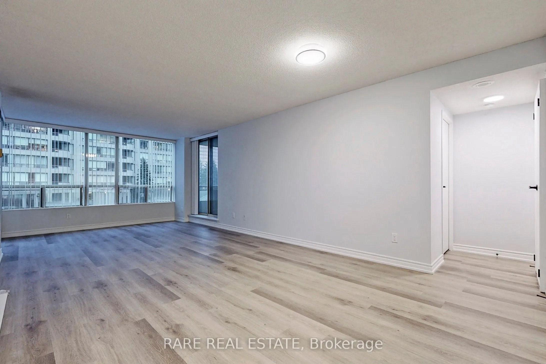 5785 Yonge Street, #206