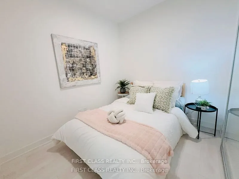 15 Mercer Street, #806