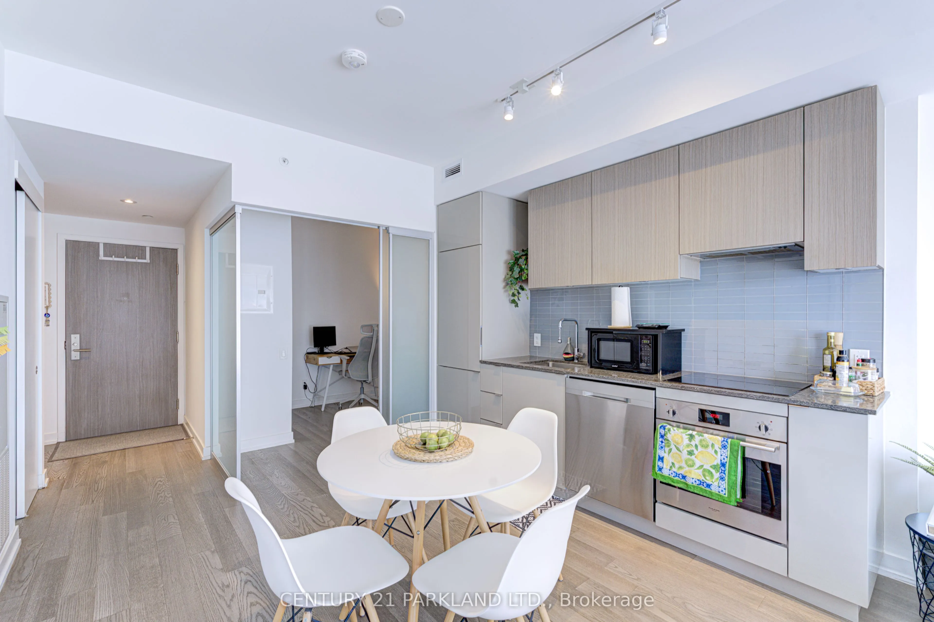 161 Roehampton Avenue, #3206