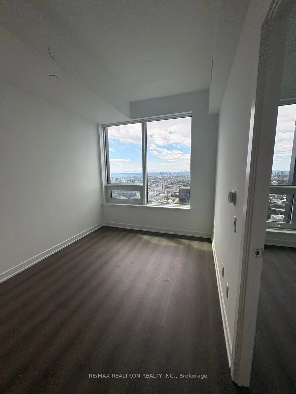 8 WELLESLEY ST W Street W, #5902