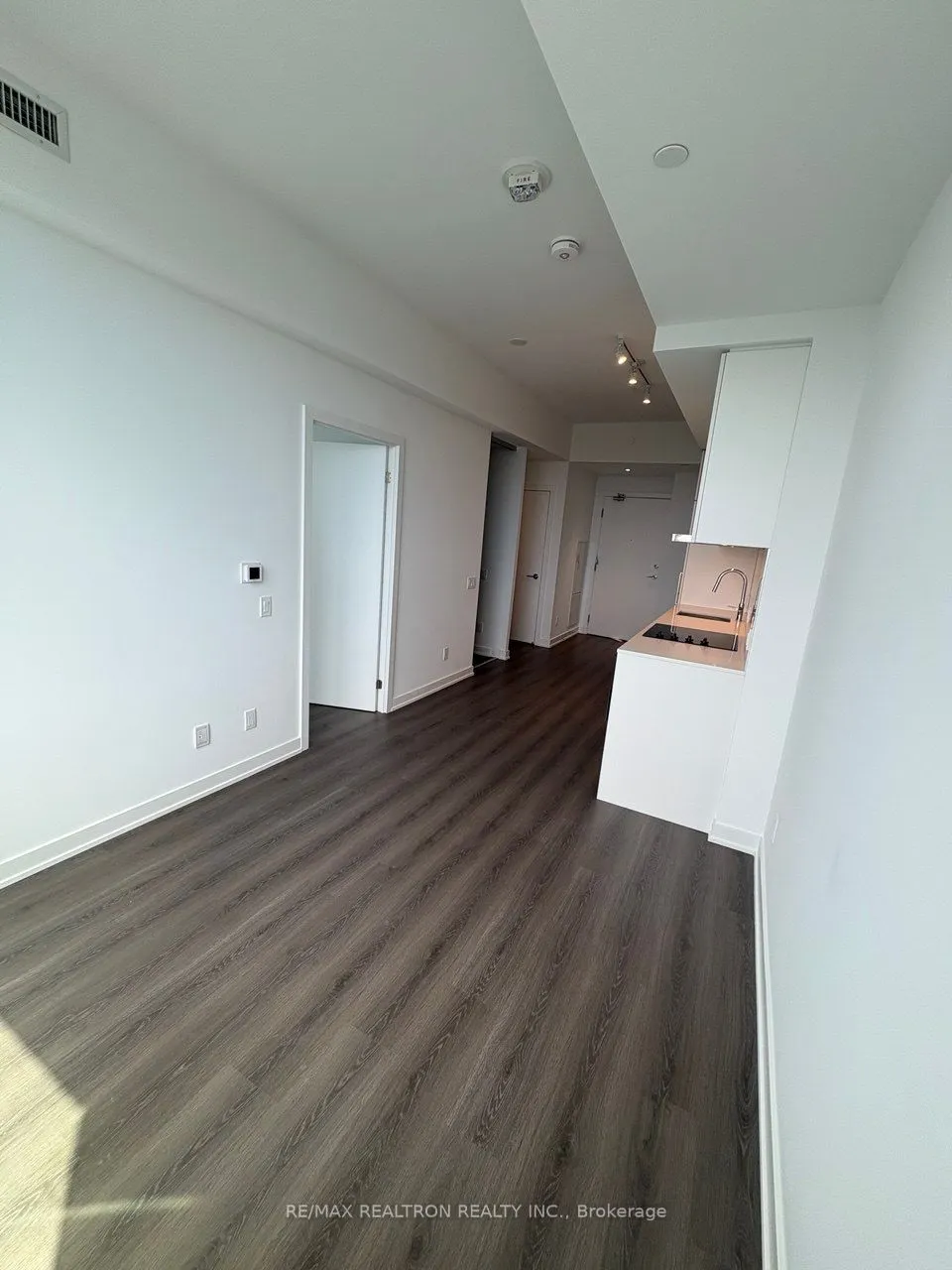 8 WELLESLEY ST W Street W, #5902