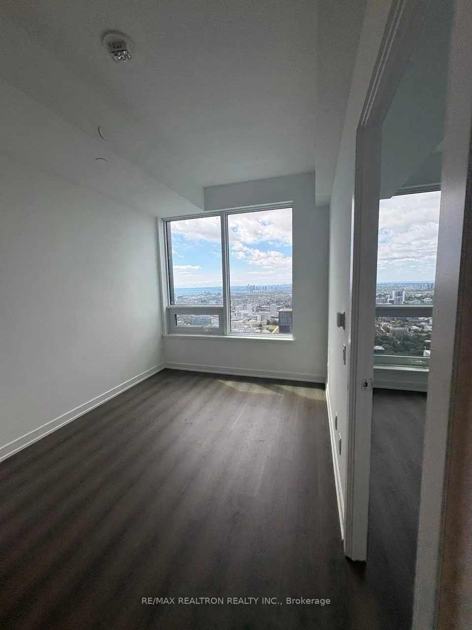 8 WELLESLEY ST W Street W, #5902