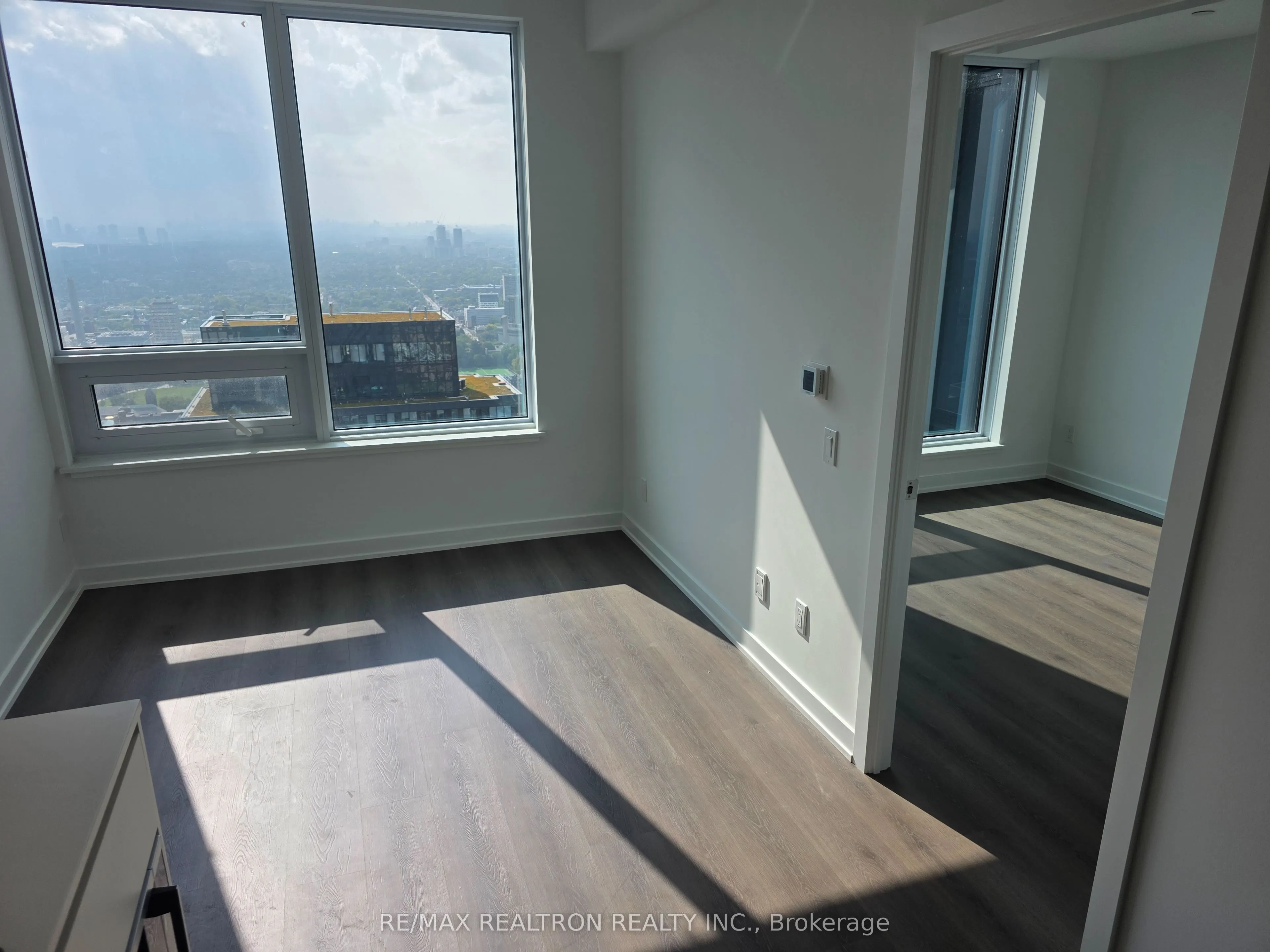 8 WELLESLEY ST W Street W, #5902