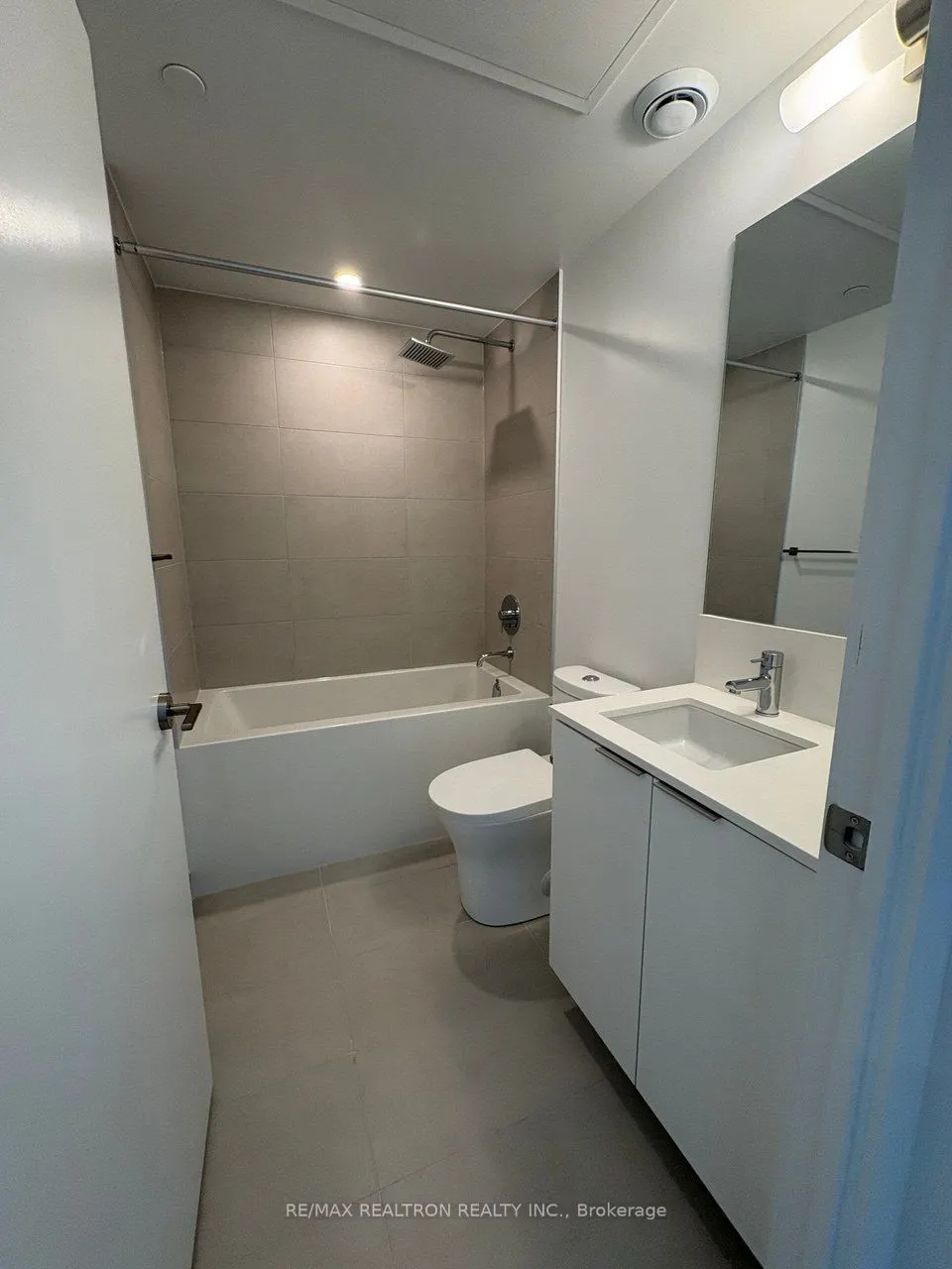 8 WELLESLEY Street W, #5902