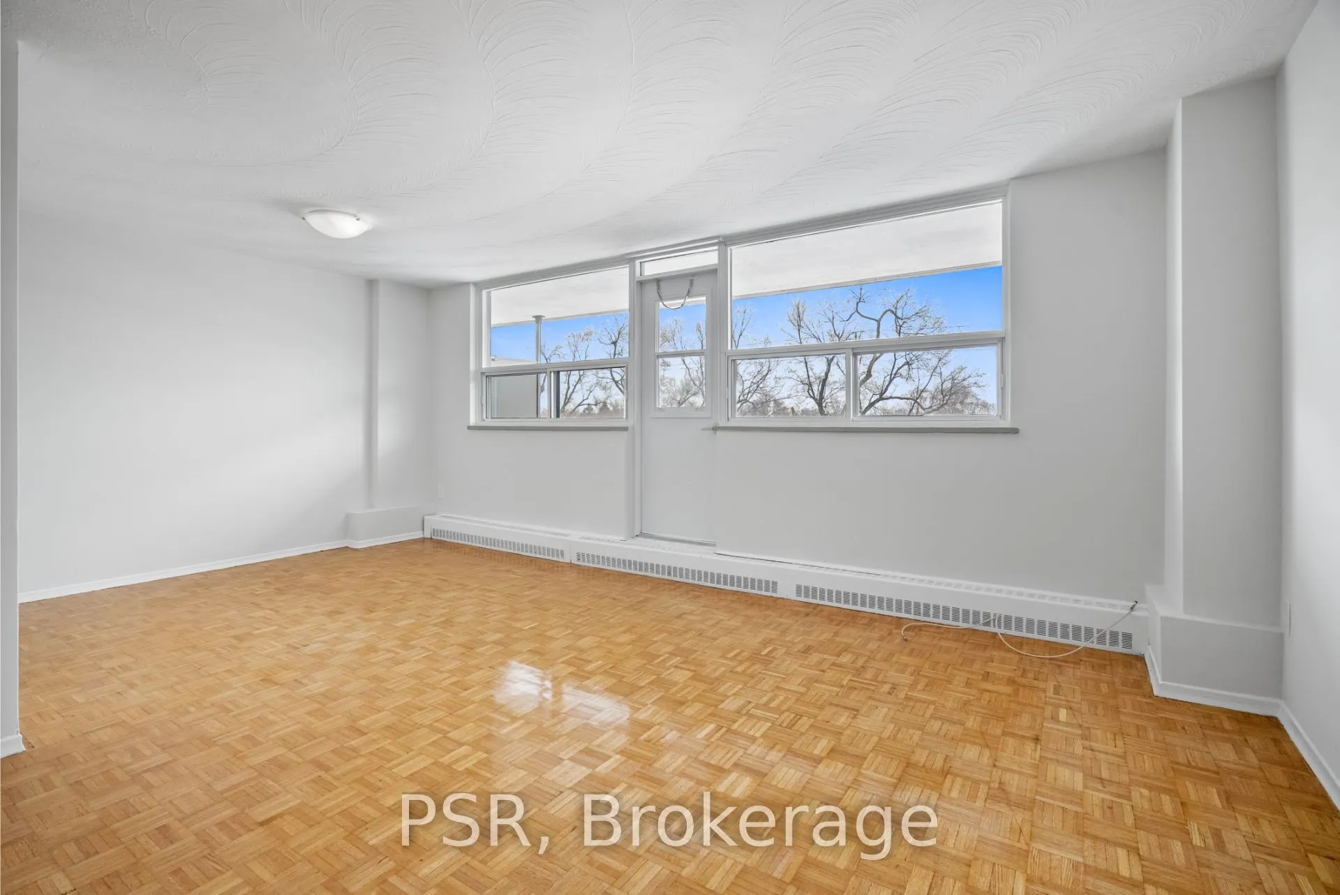 100 Rowena Drive, #516