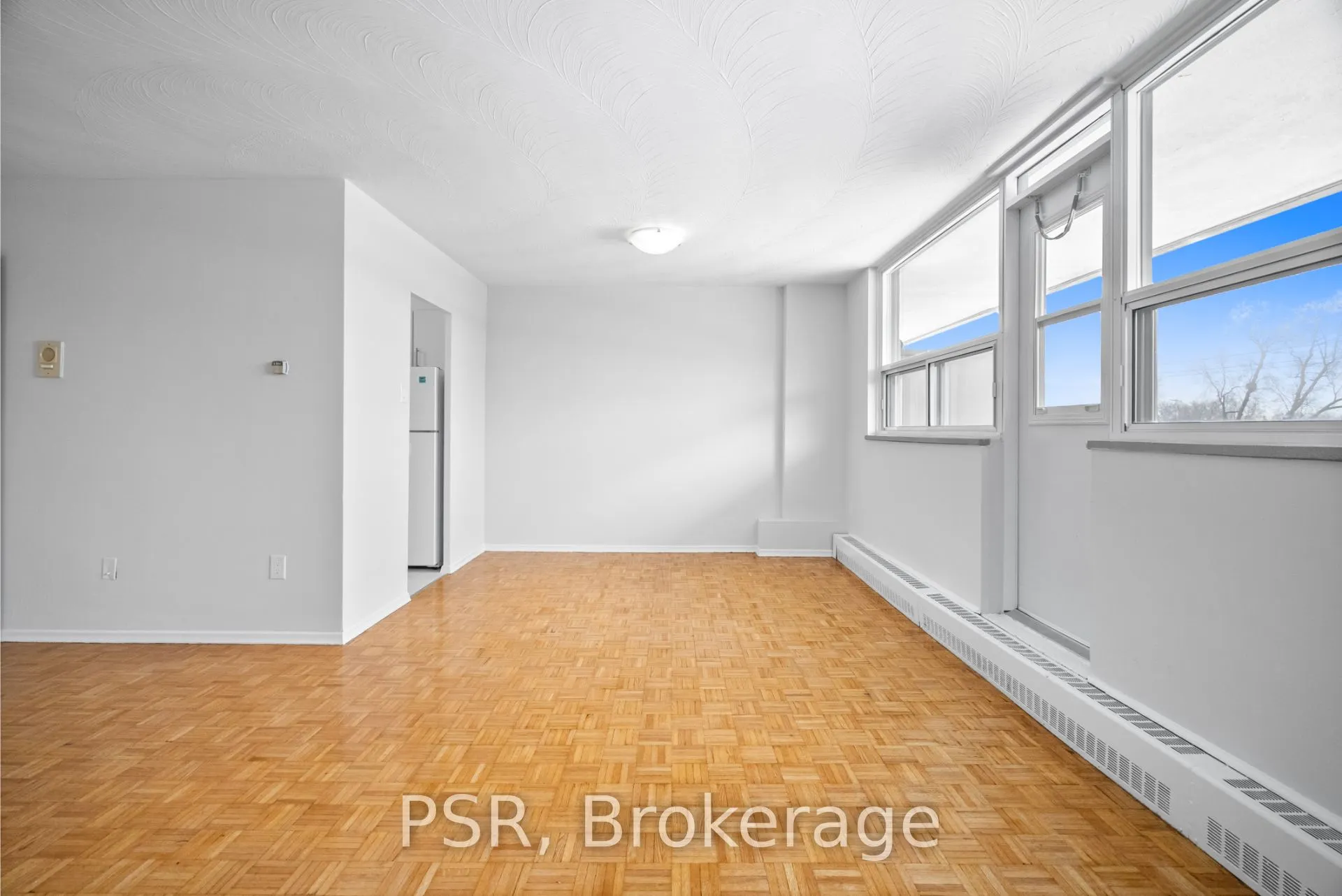100 Rowena Drive, #516