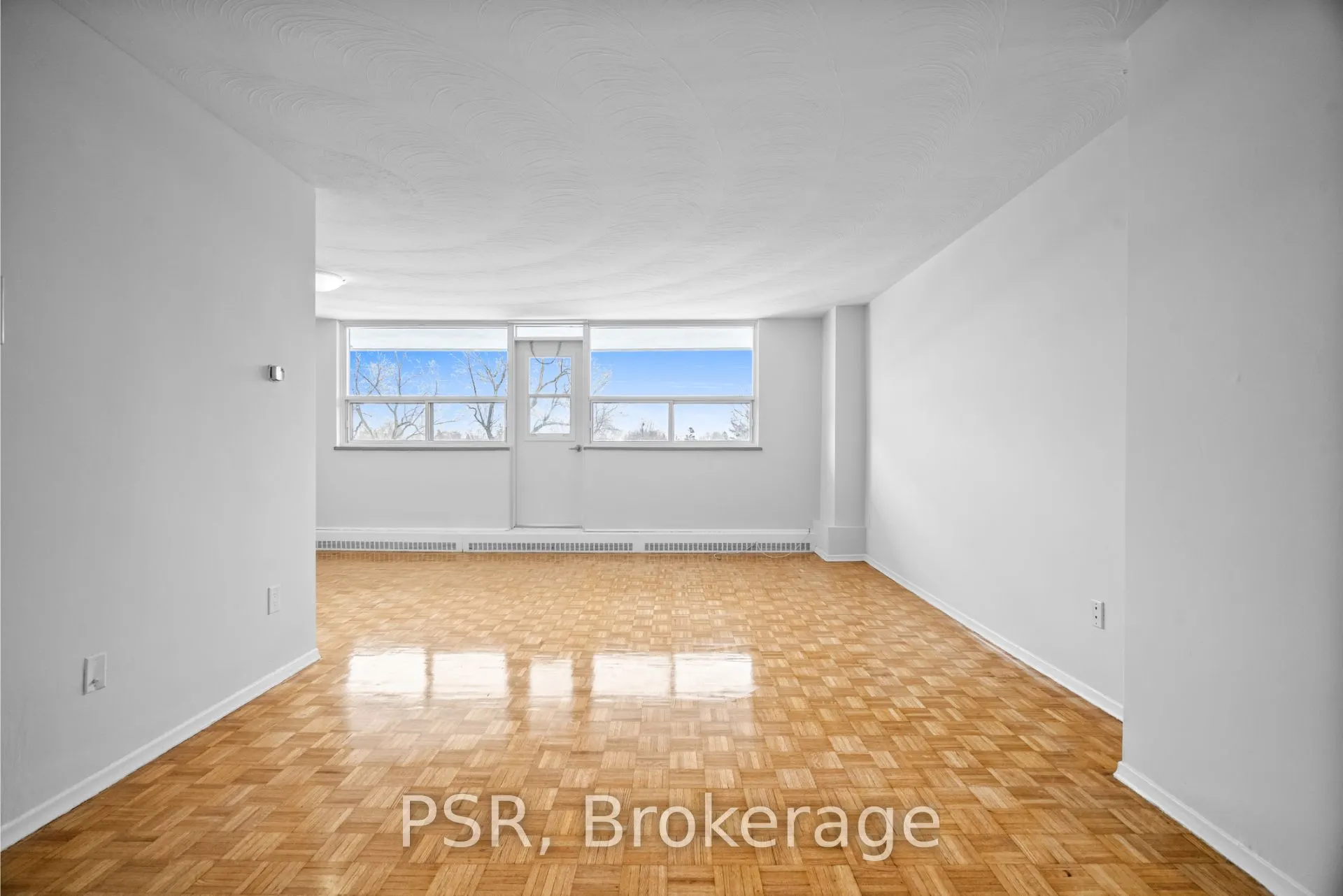 100 Rowena Drive, #516