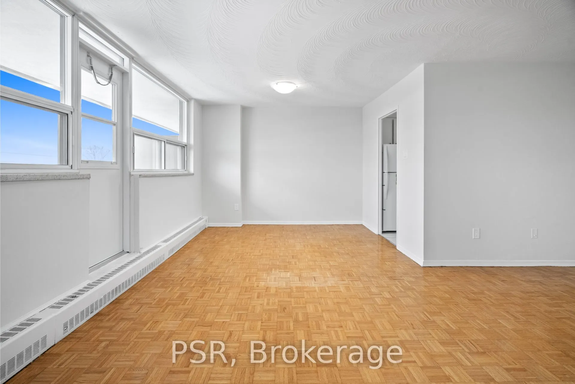 100 Rowena Drive, #914