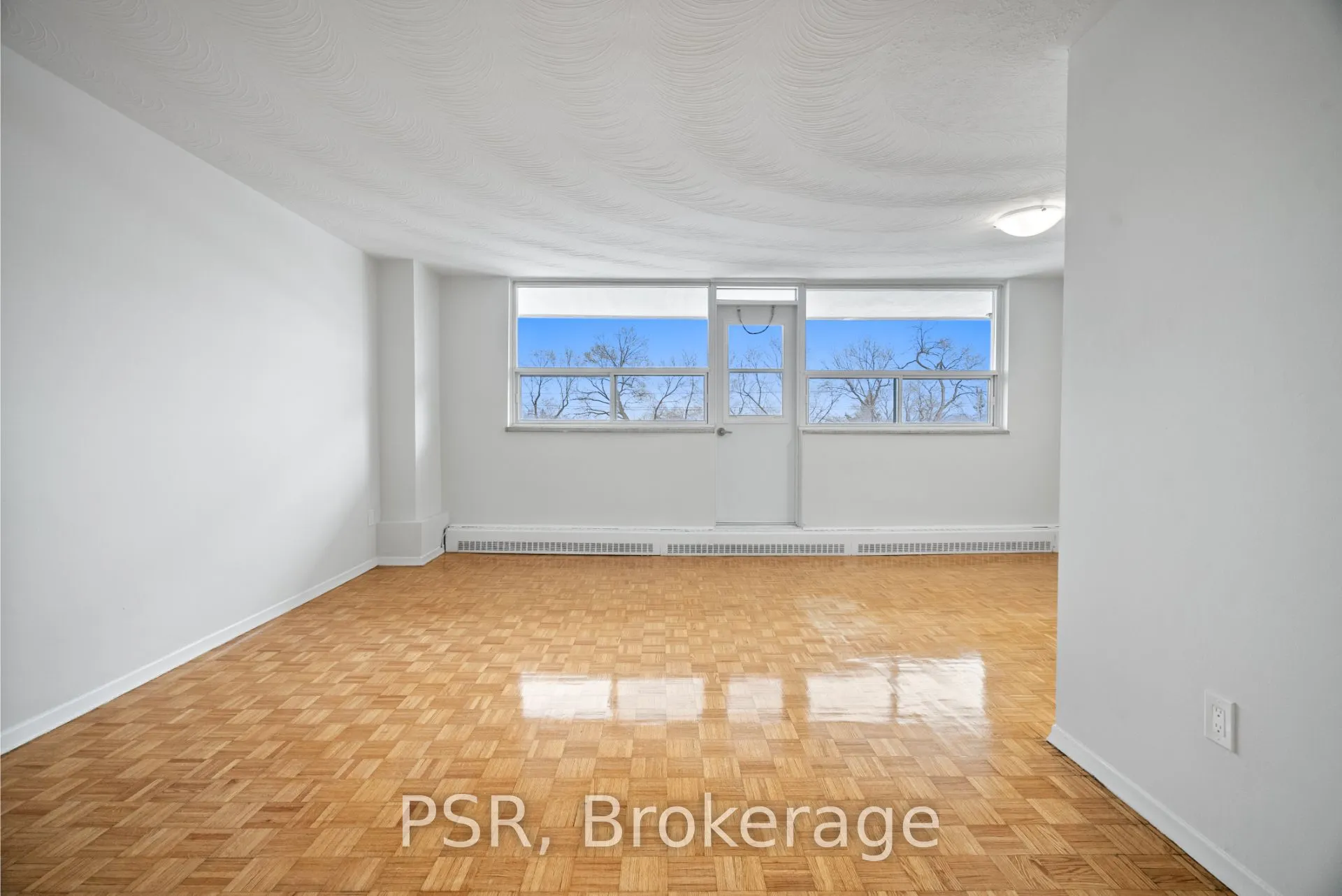 100 Rowena Drive, #914