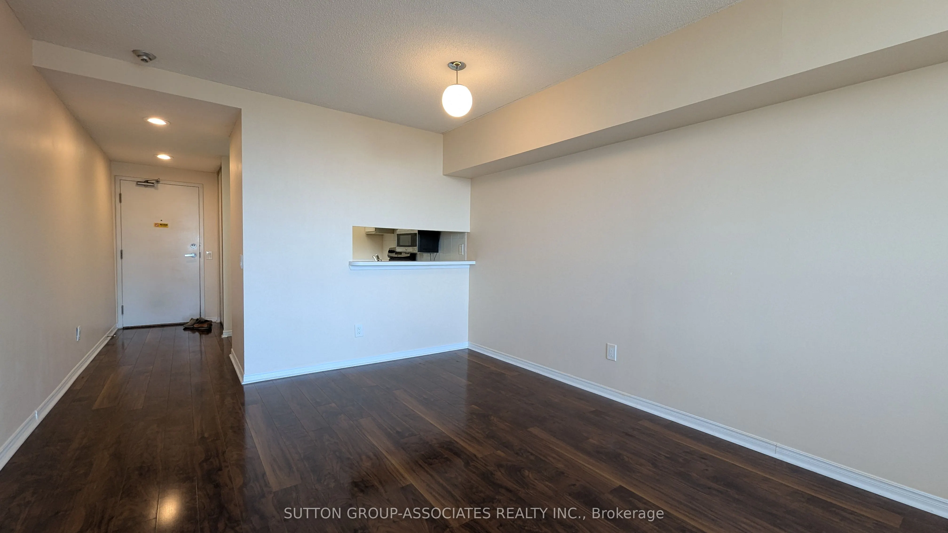 7 Bishop Avenue, #1808