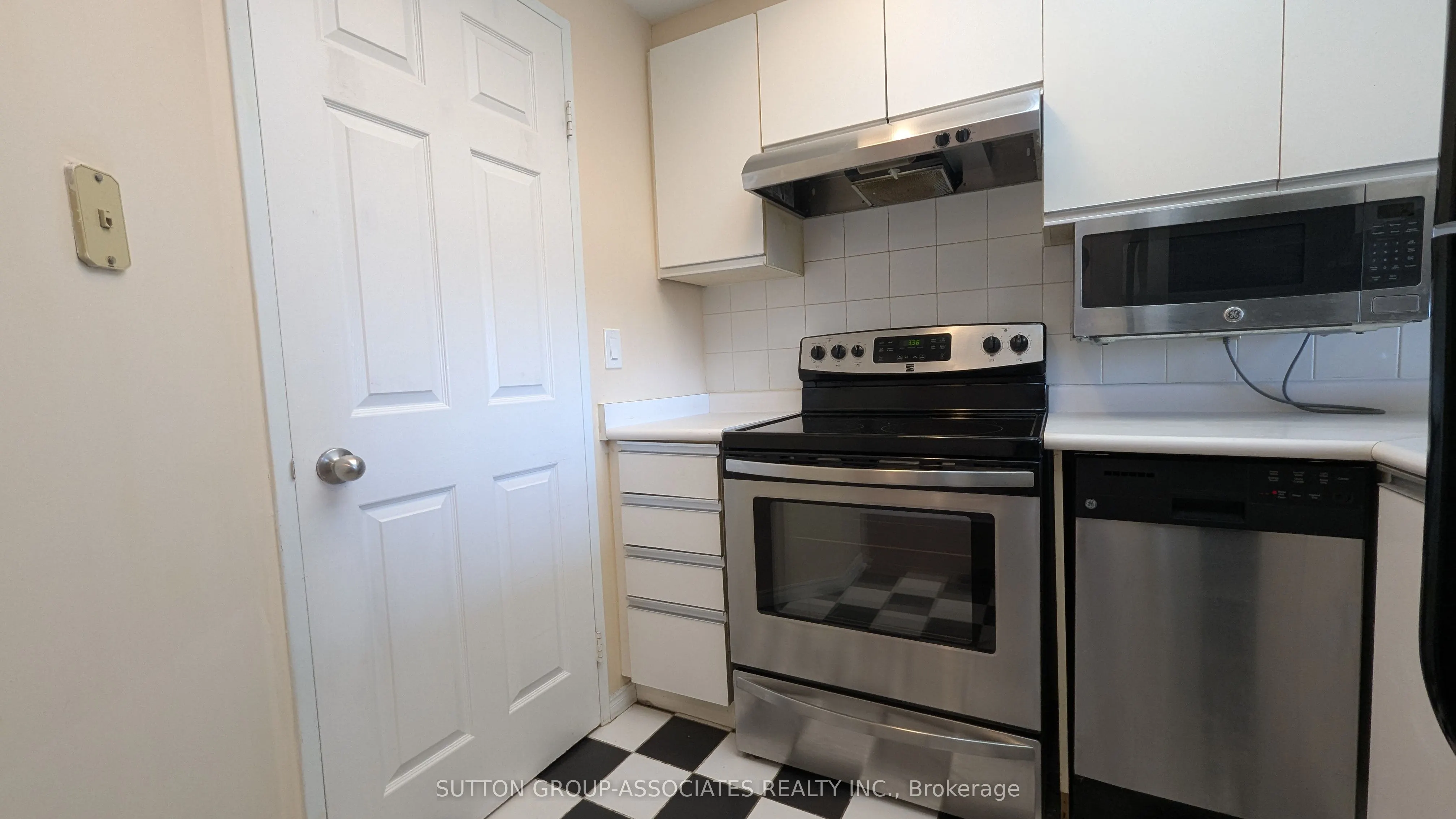 7 Bishop Avenue, #1808