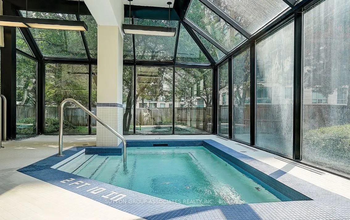 7 Bishop Avenue, #1808