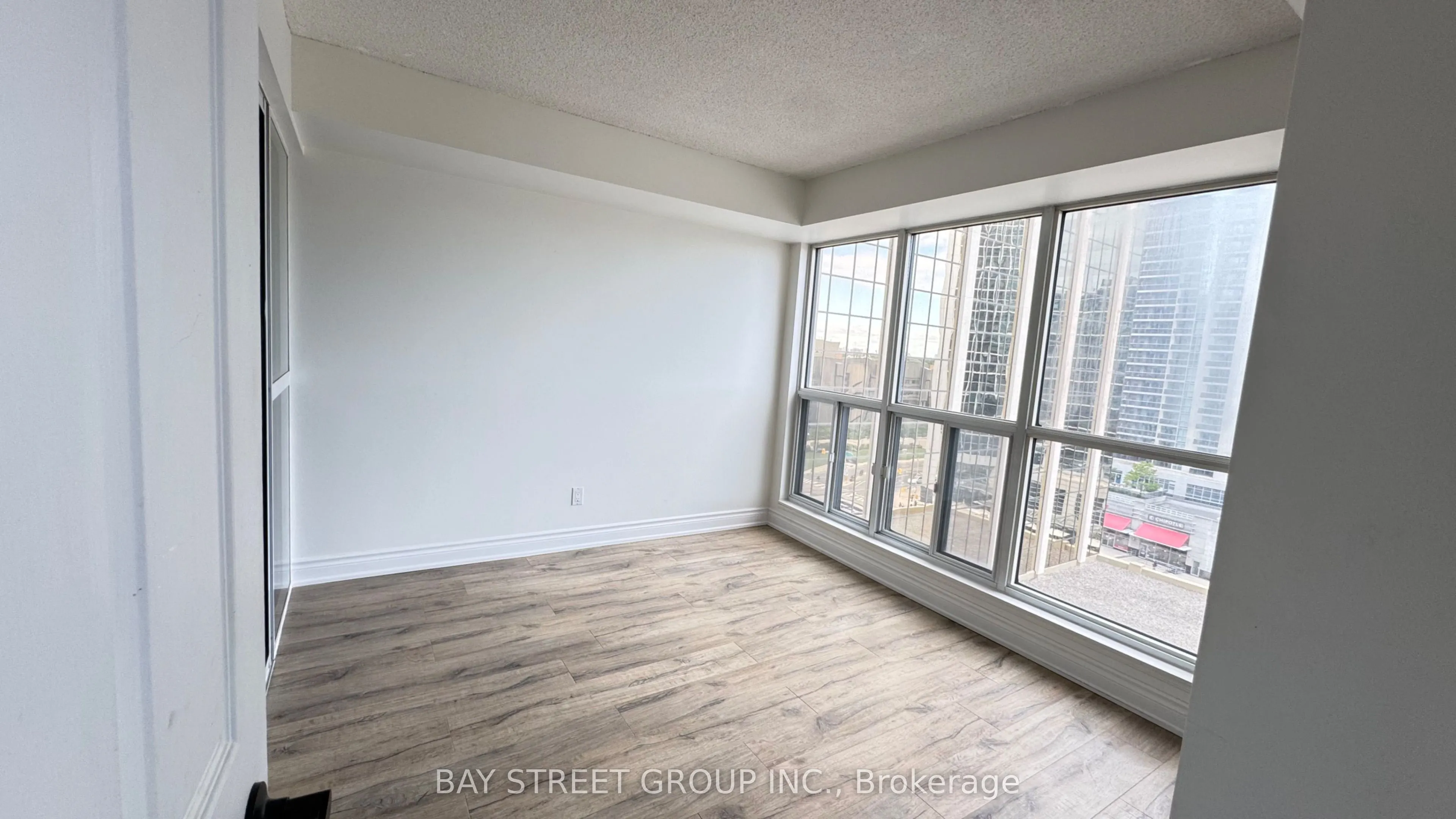 18 Hollywood Avenue, #1106
