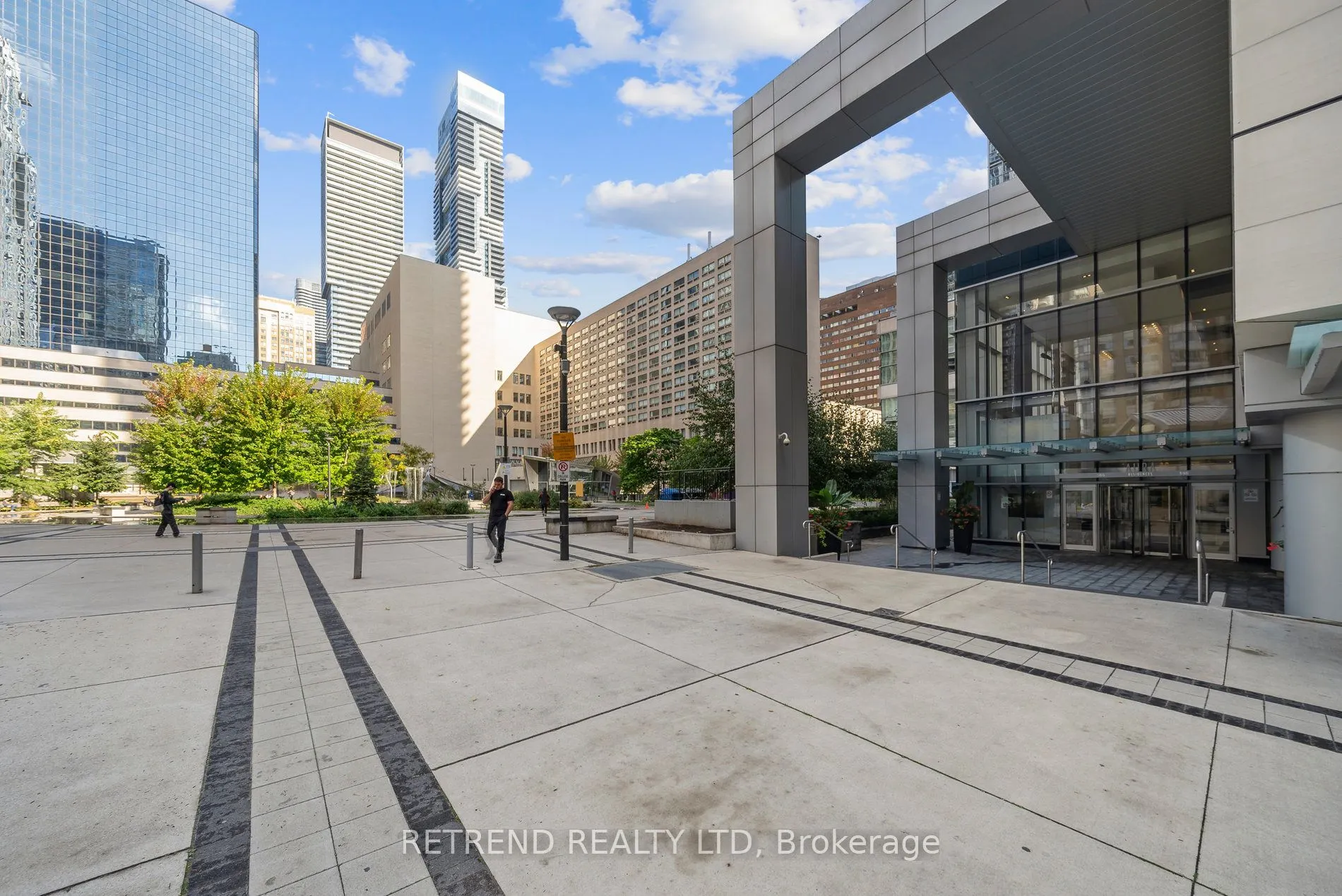 386 Yonge Street, #1004