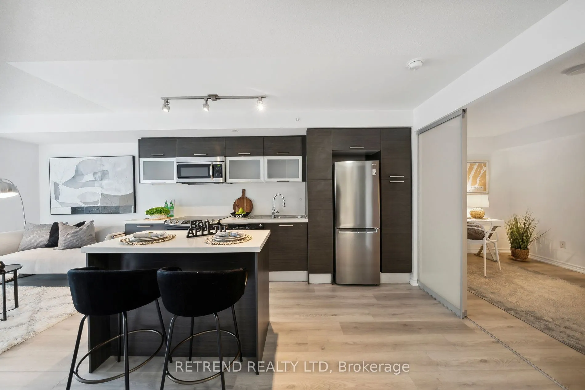 386 Yonge Street, #1004