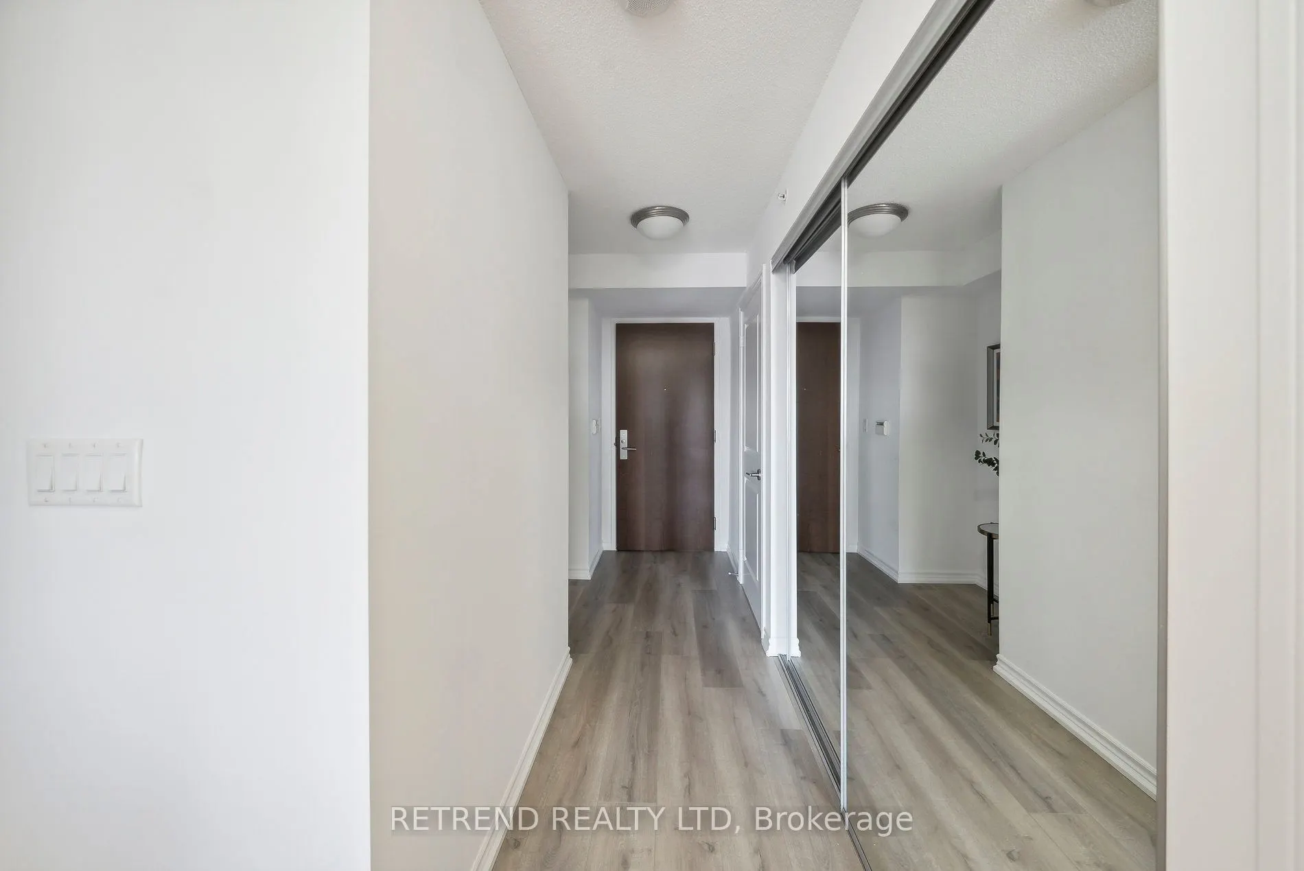 386 Yonge Street, #1004