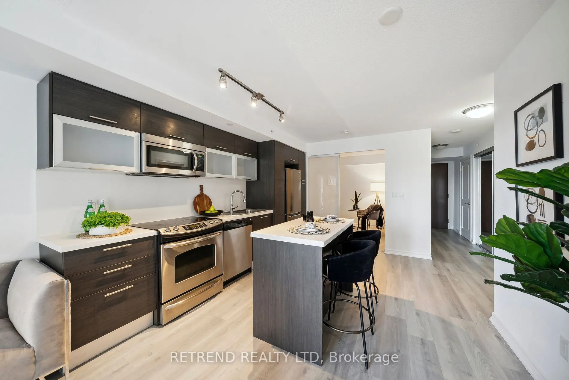386 Yonge Street, #1004