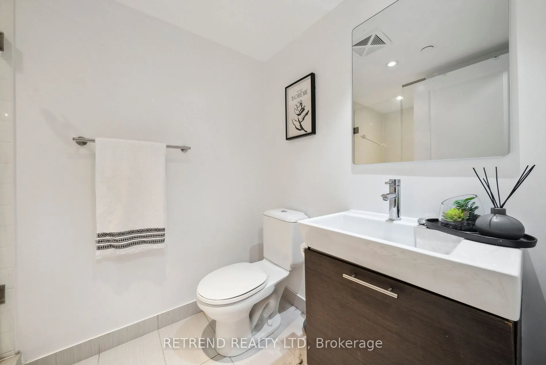 386 Yonge Street, #1004