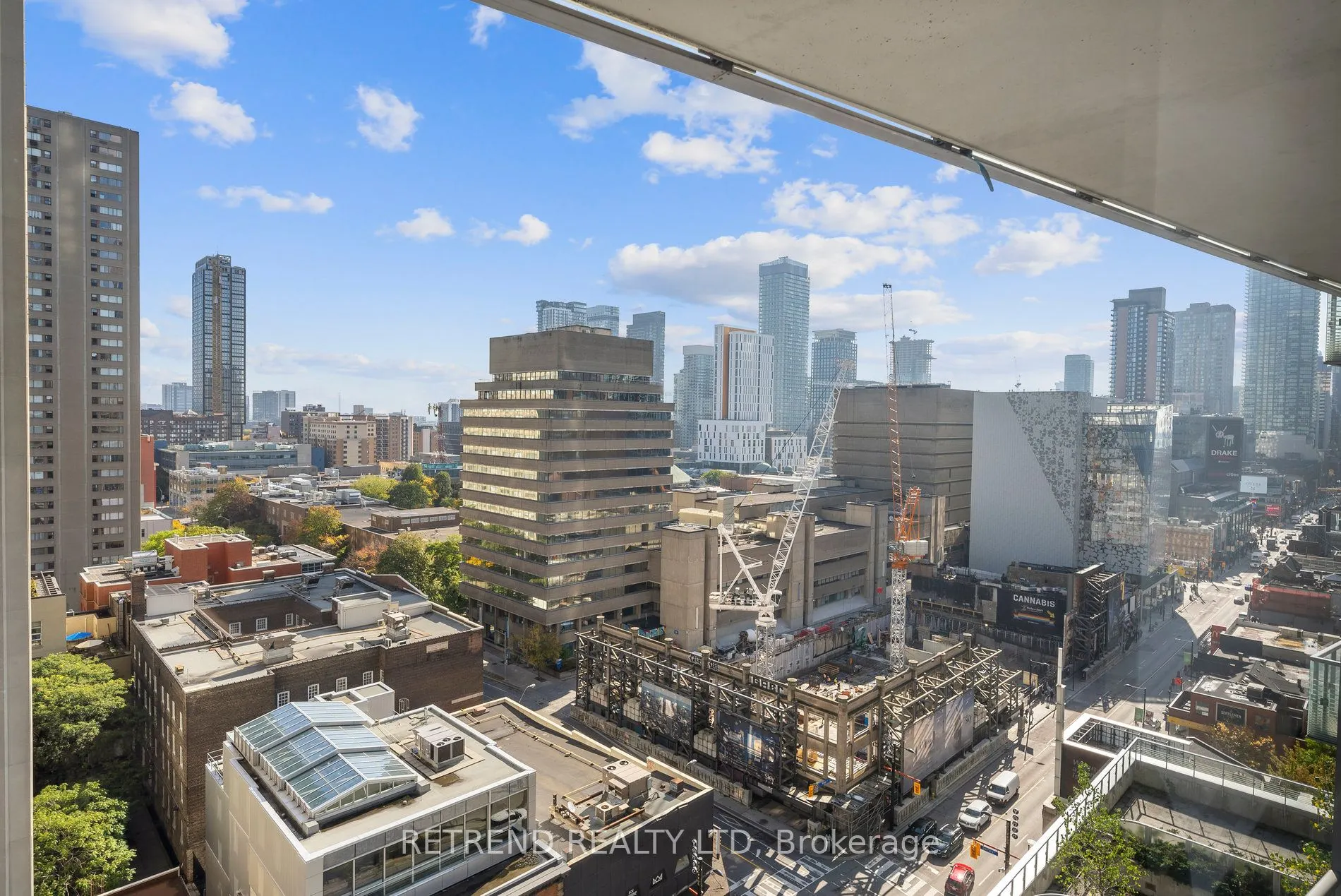 386 Yonge Street, #1004
