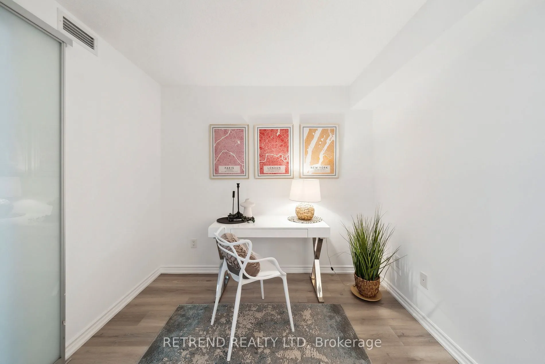 386 Yonge Street, #1004