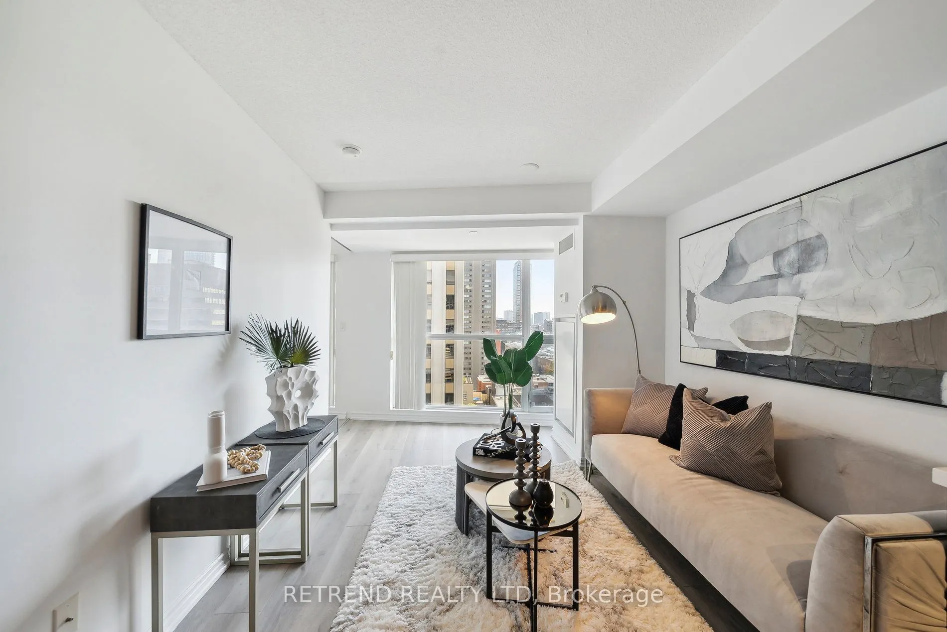 386 Yonge Street, #1004