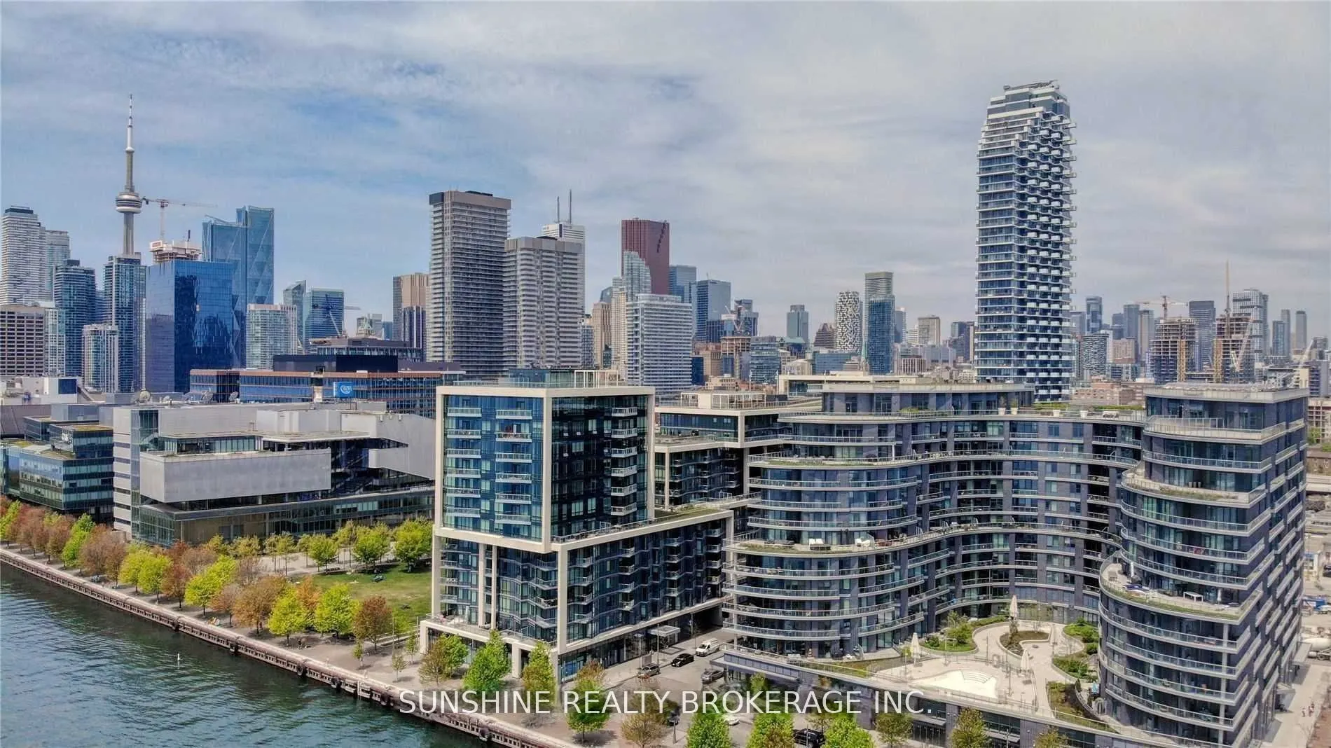 1 Edgewater Drive, #Ph05