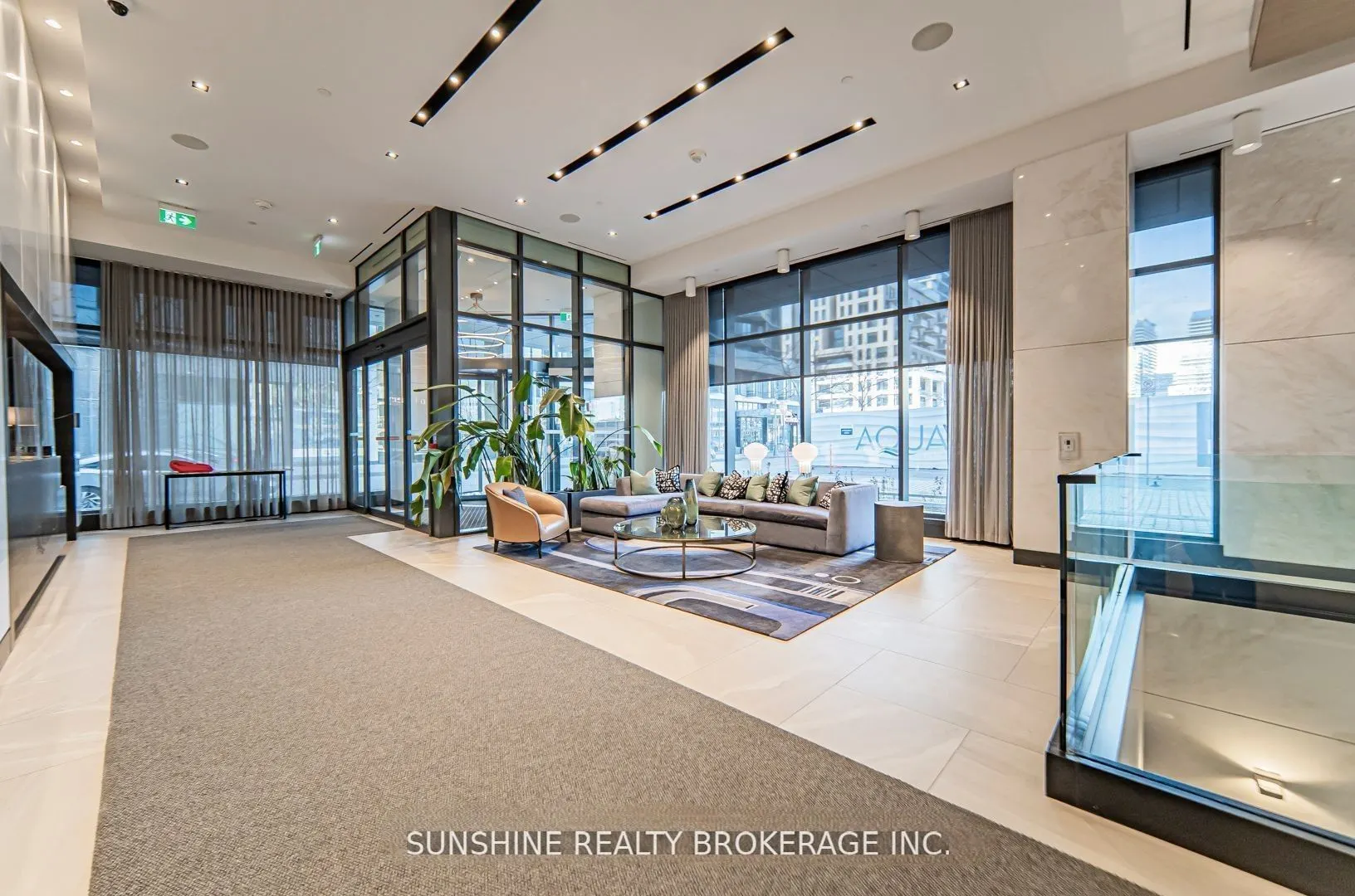 1 Edgewater Drive, #Ph05