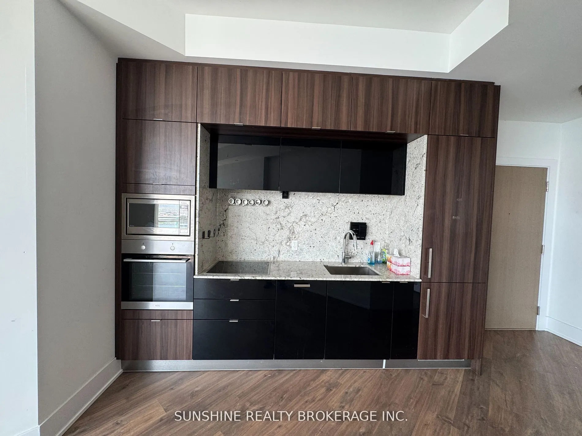 1 Edgewater Drive, #Ph05