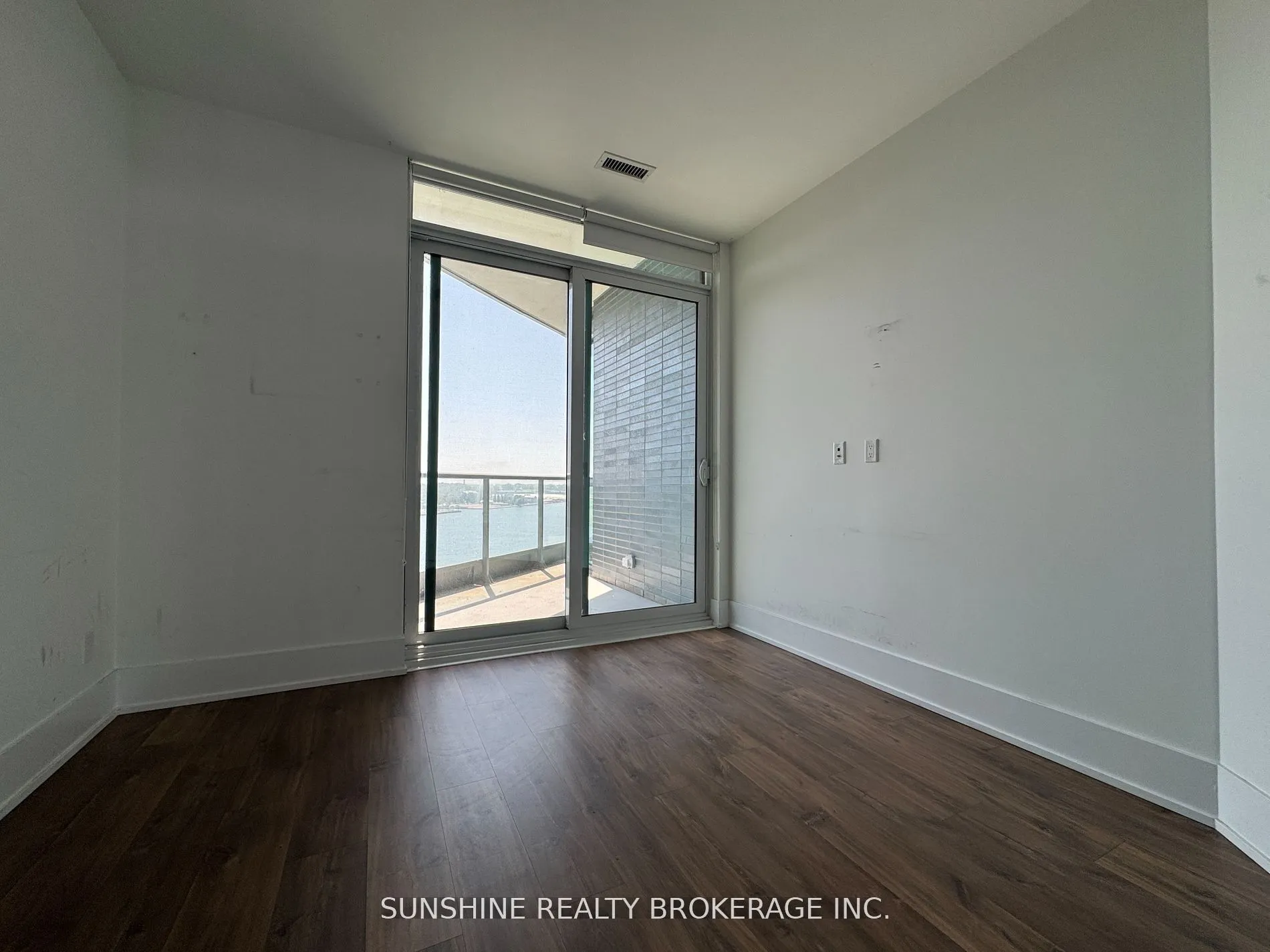 1 Edgewater Drive, #Ph05