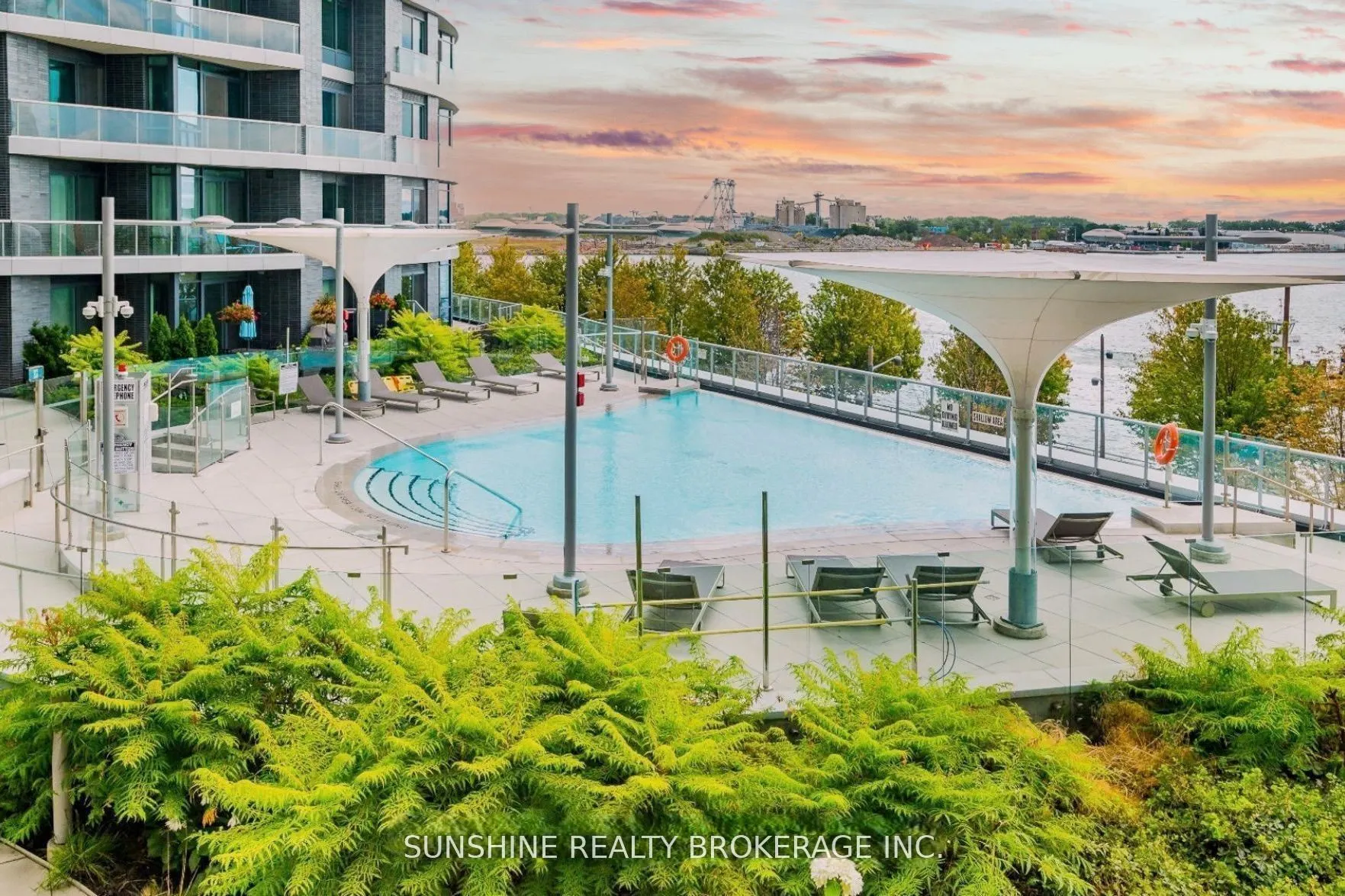 1 Edgewater Drive, #Ph05
