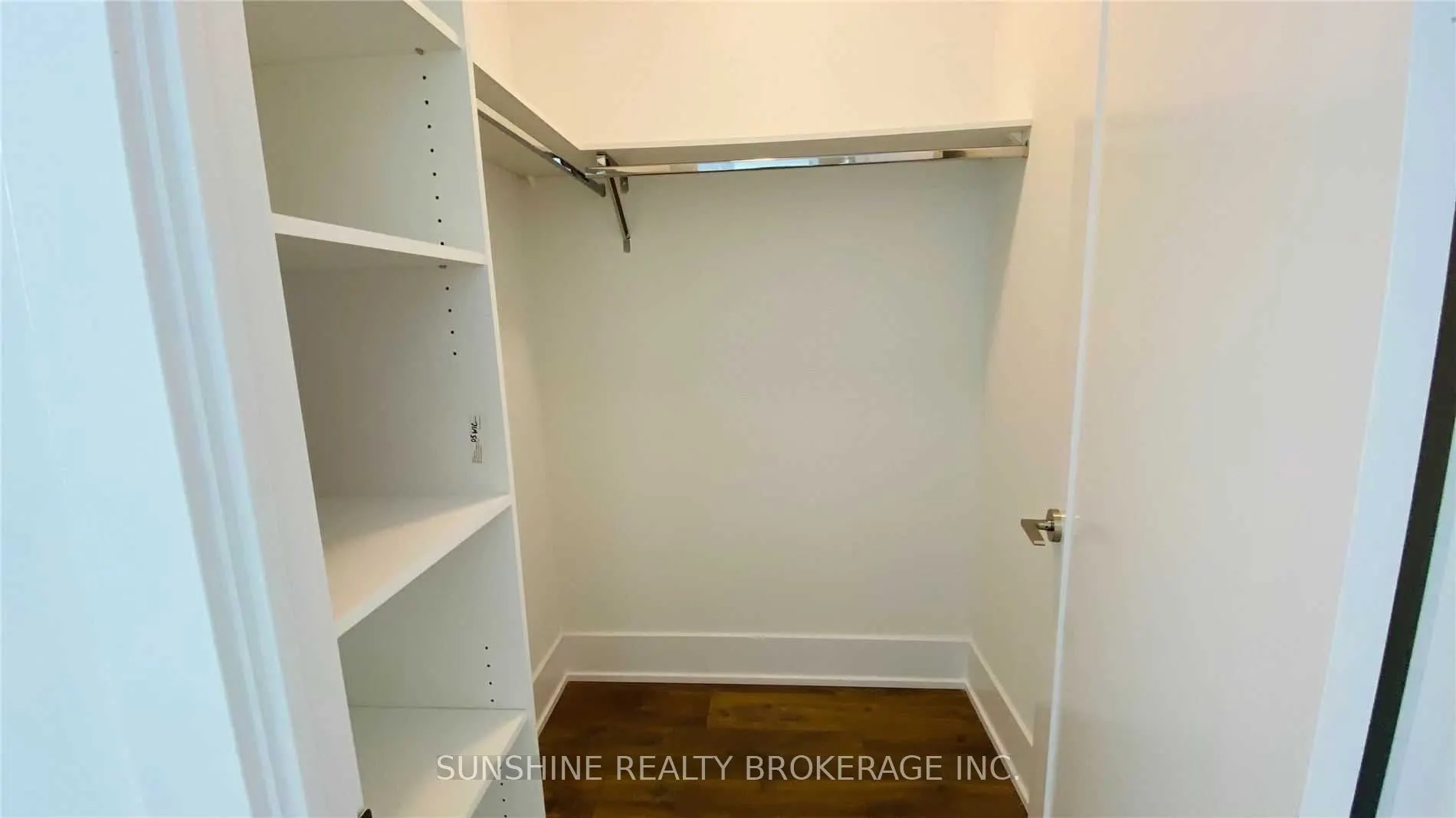 1 Edgewater Drive, #Ph05