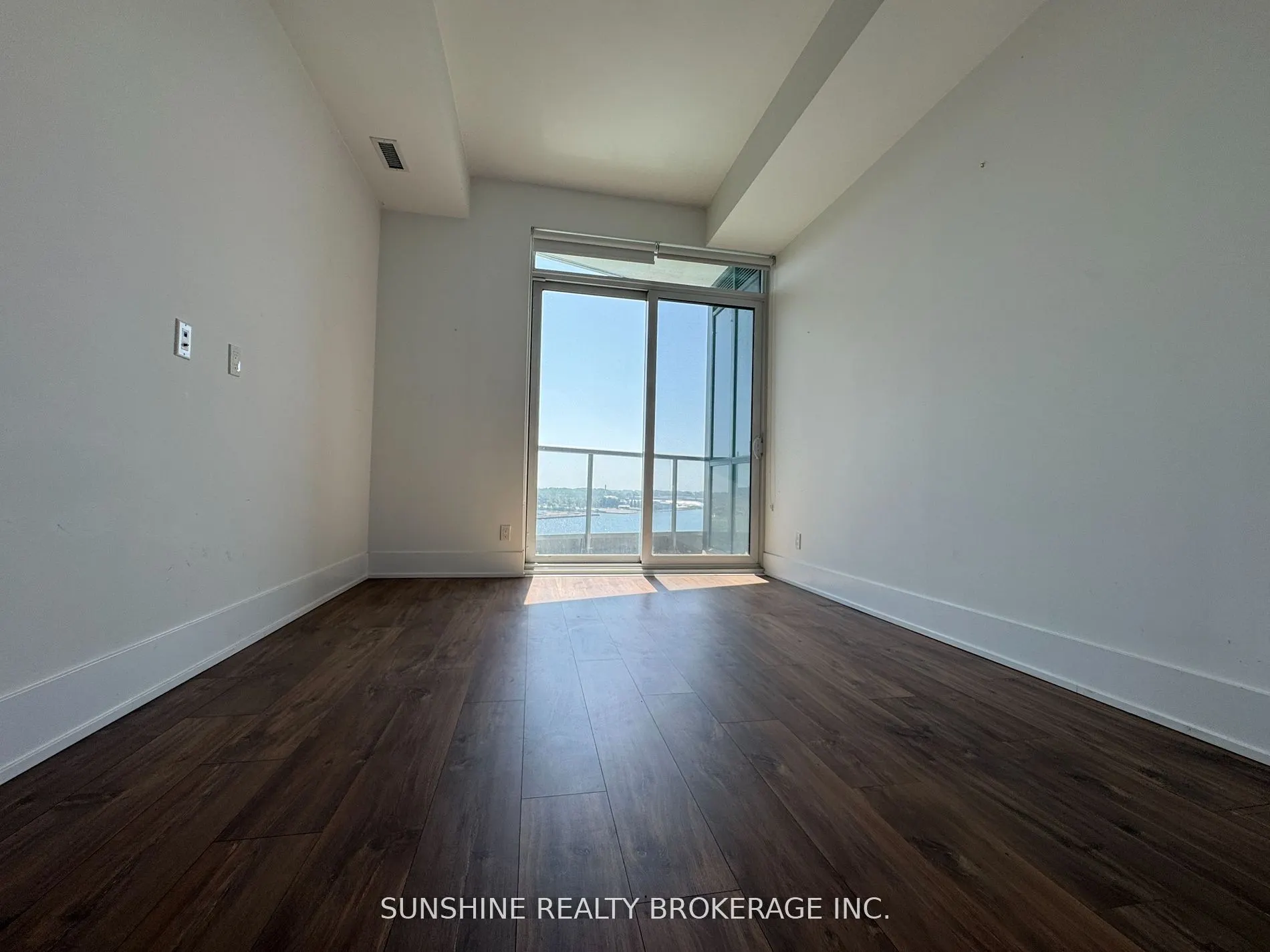 1 Edgewater Drive, #Ph05