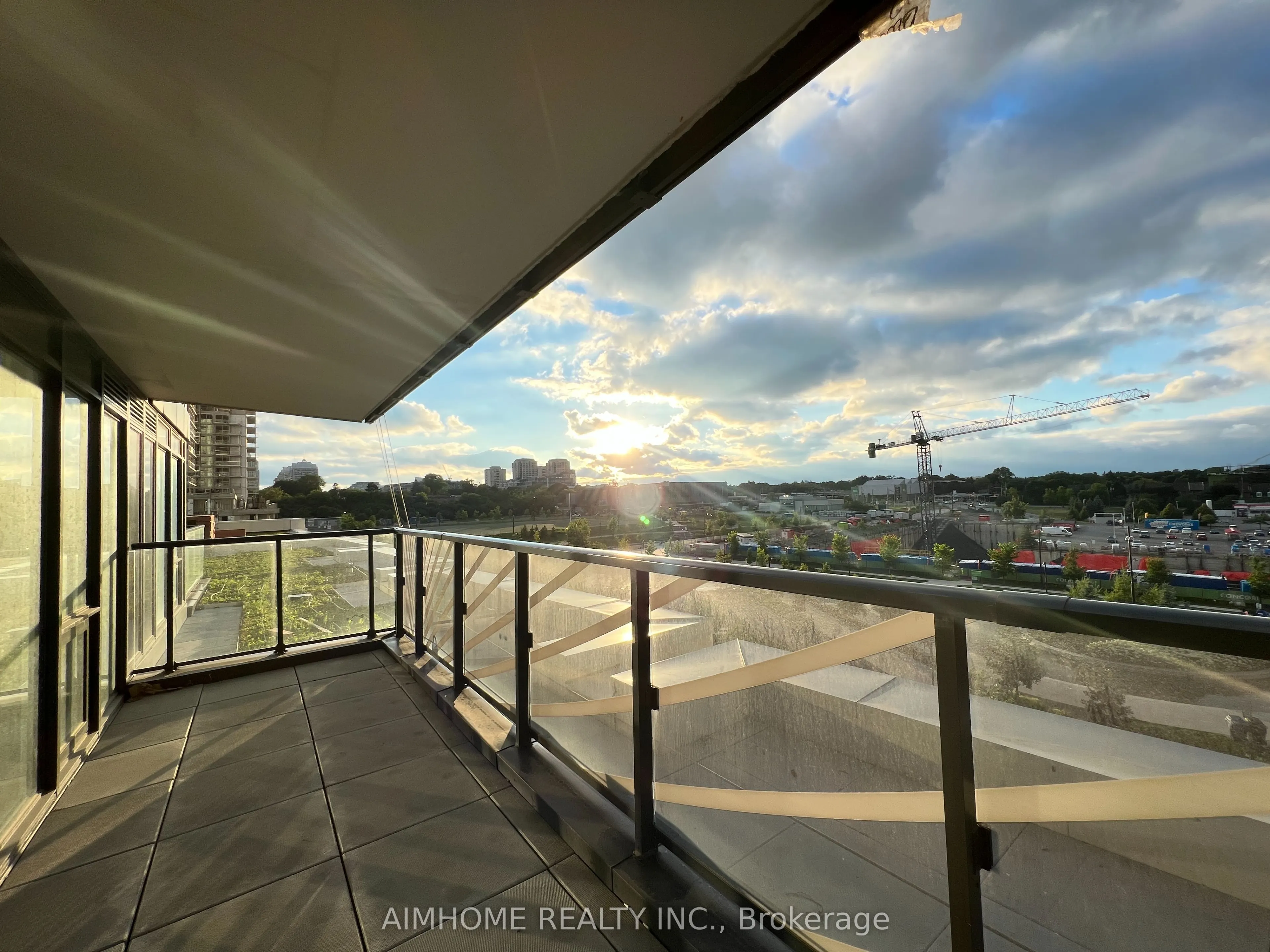 95 Mcmahon Drive, #610
