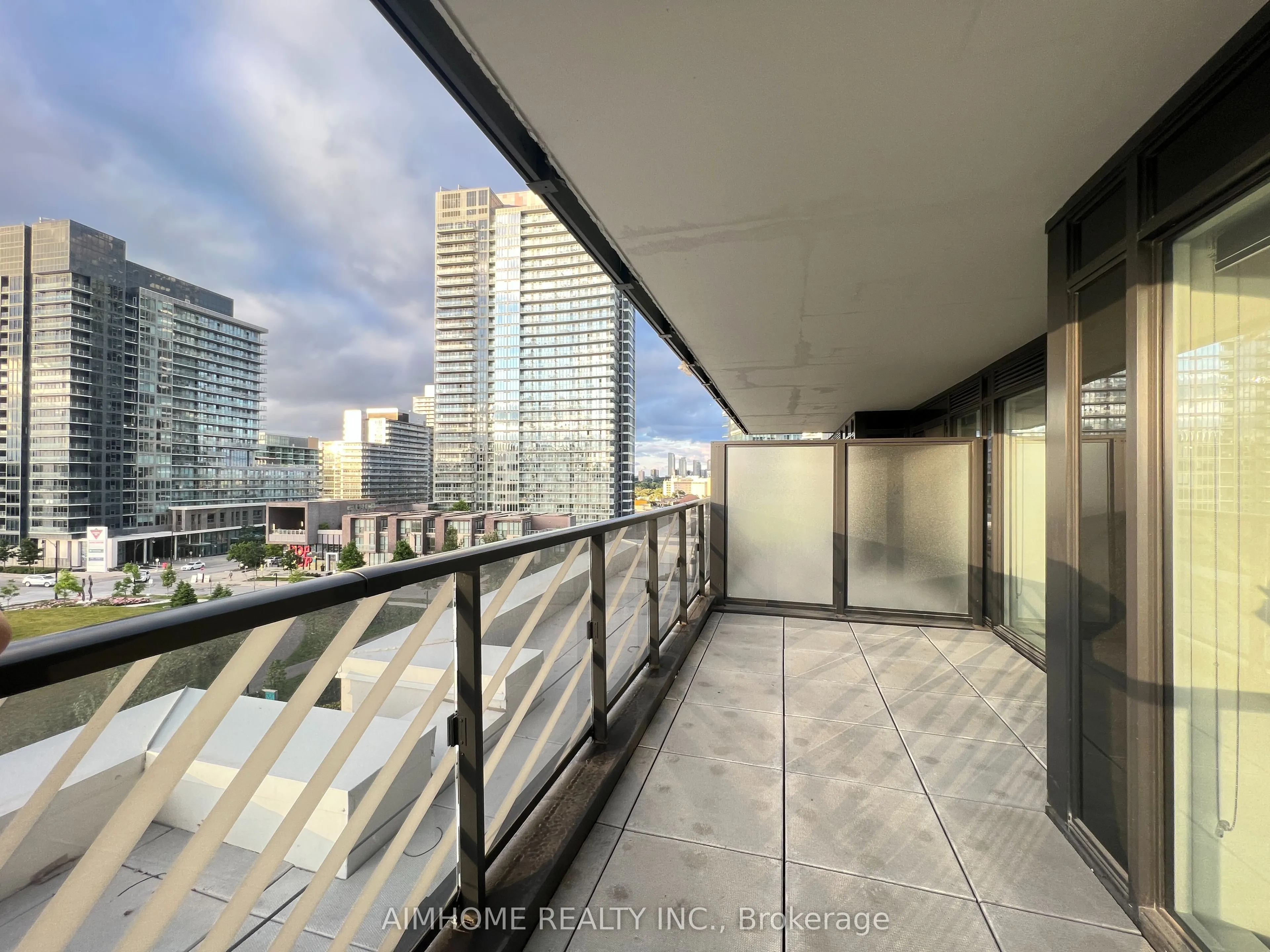 95 Mcmahon Drive, #610