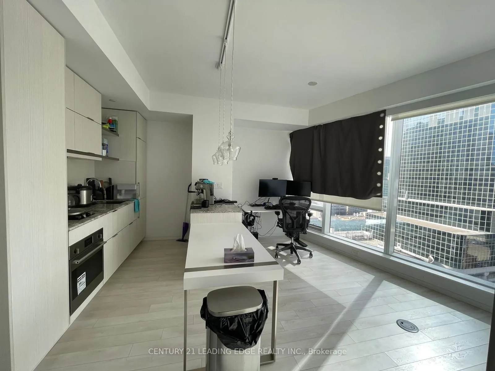 197 Yonge Street, #1413