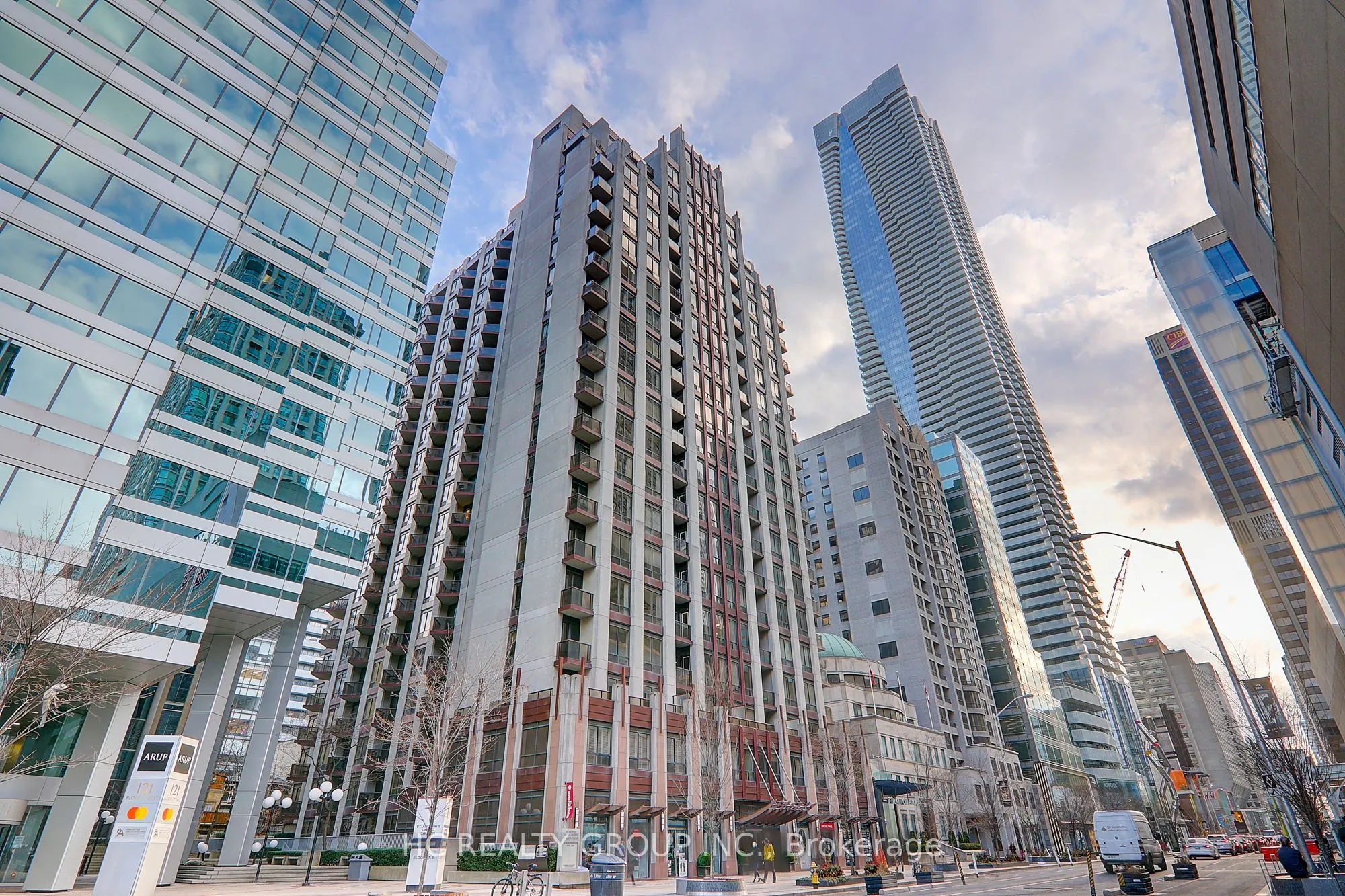 85 Bloor Street E, #412