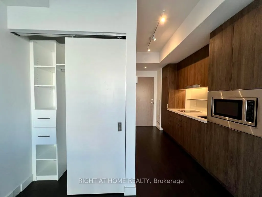 215 Queen Street W, #2407
