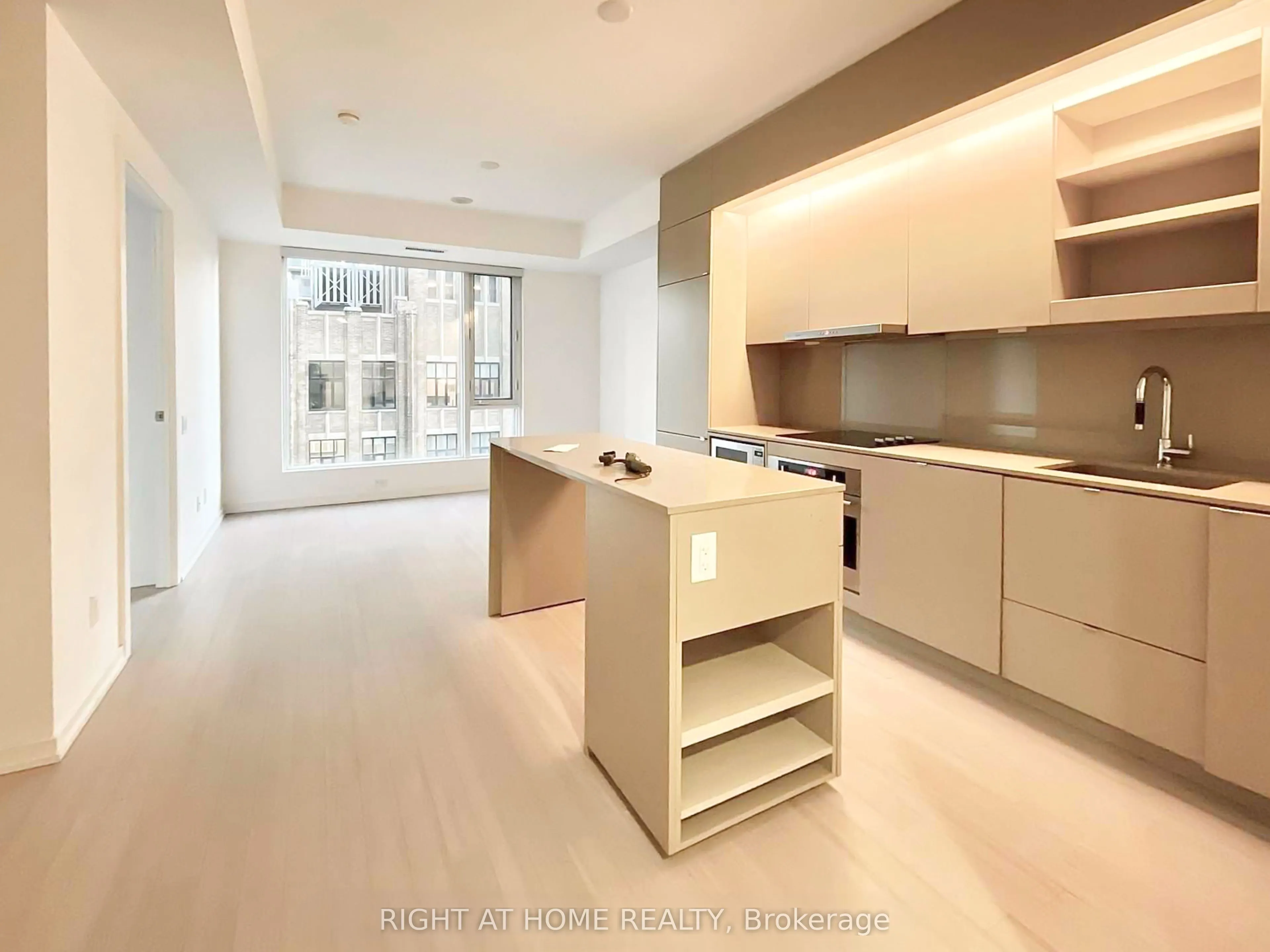 101 Peter Street, #1007