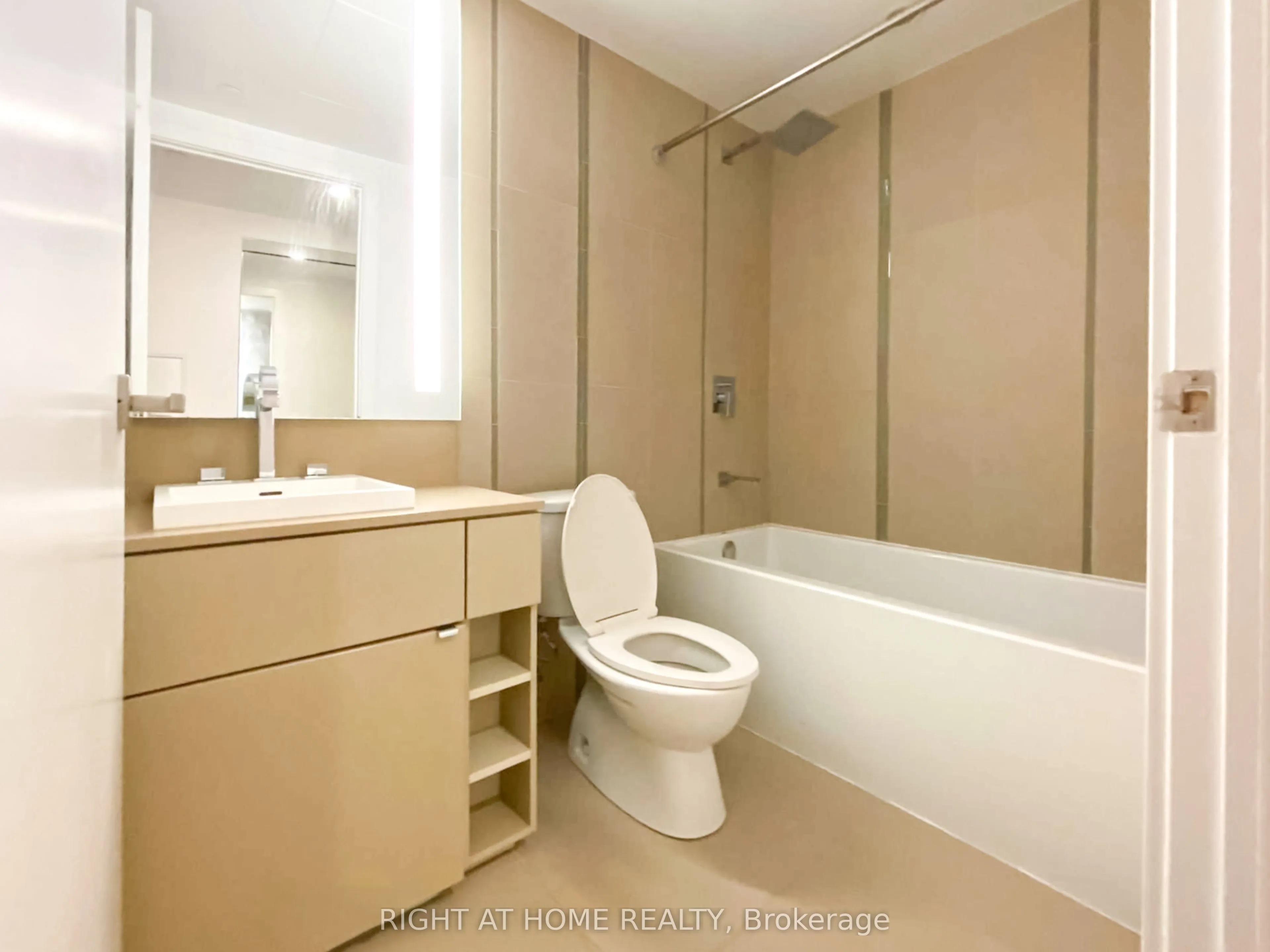 101 Peter Street, #1007