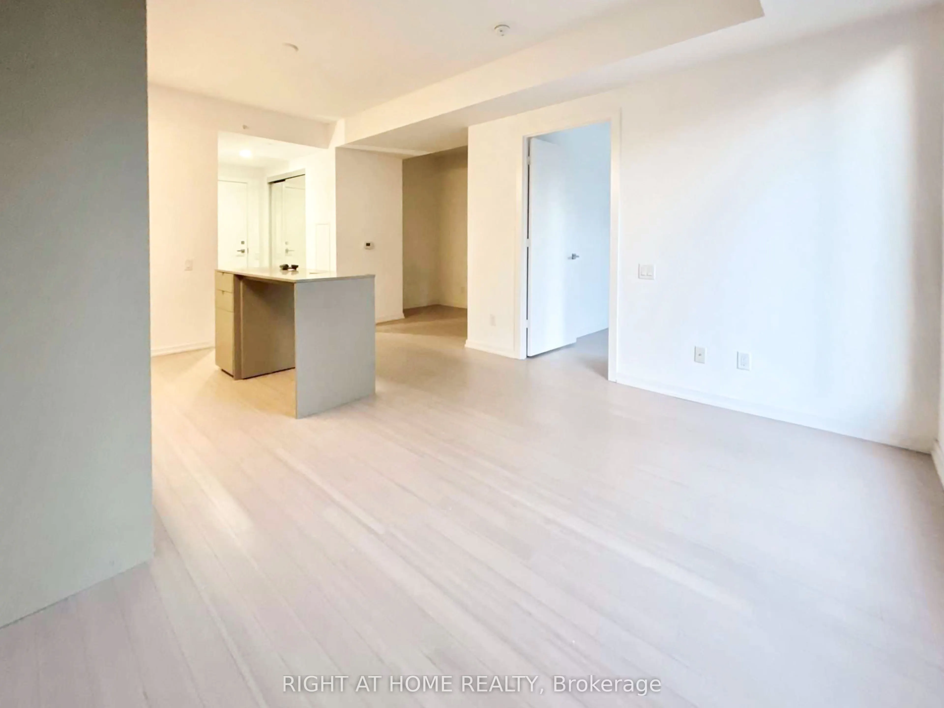 101 Peter Street, #1007
