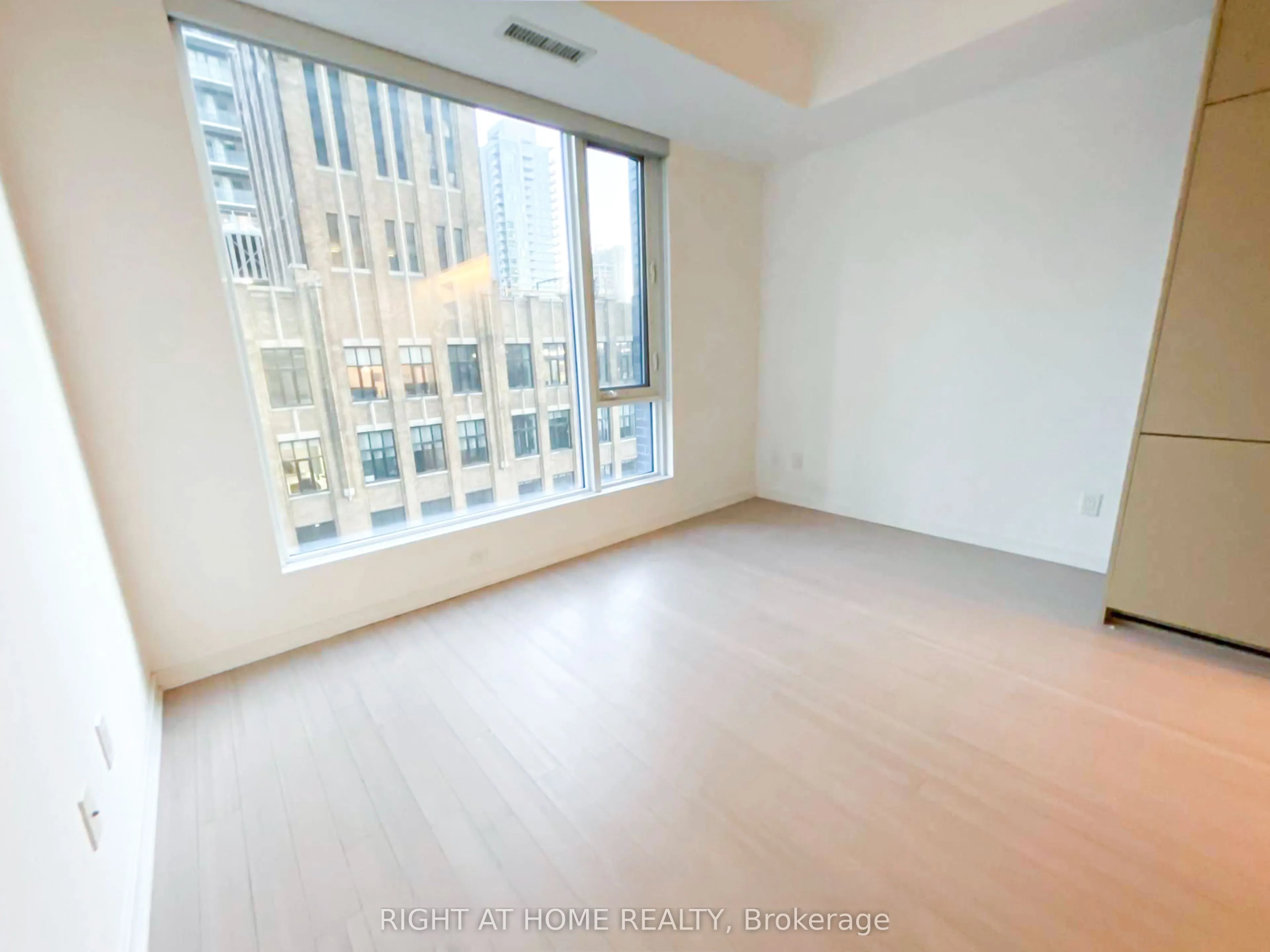 101 Peter Street, #1007