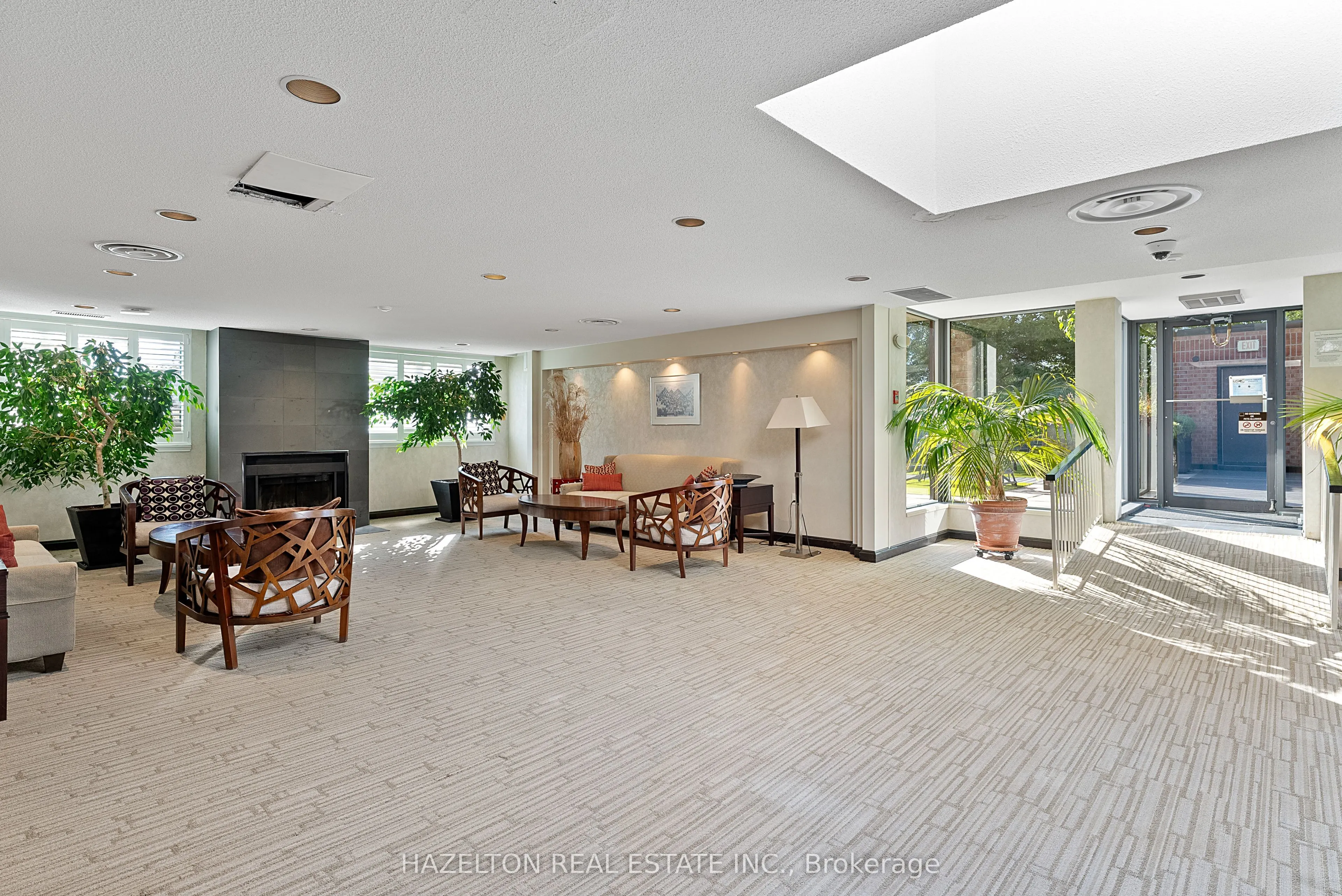 225 Davenport Road, #211