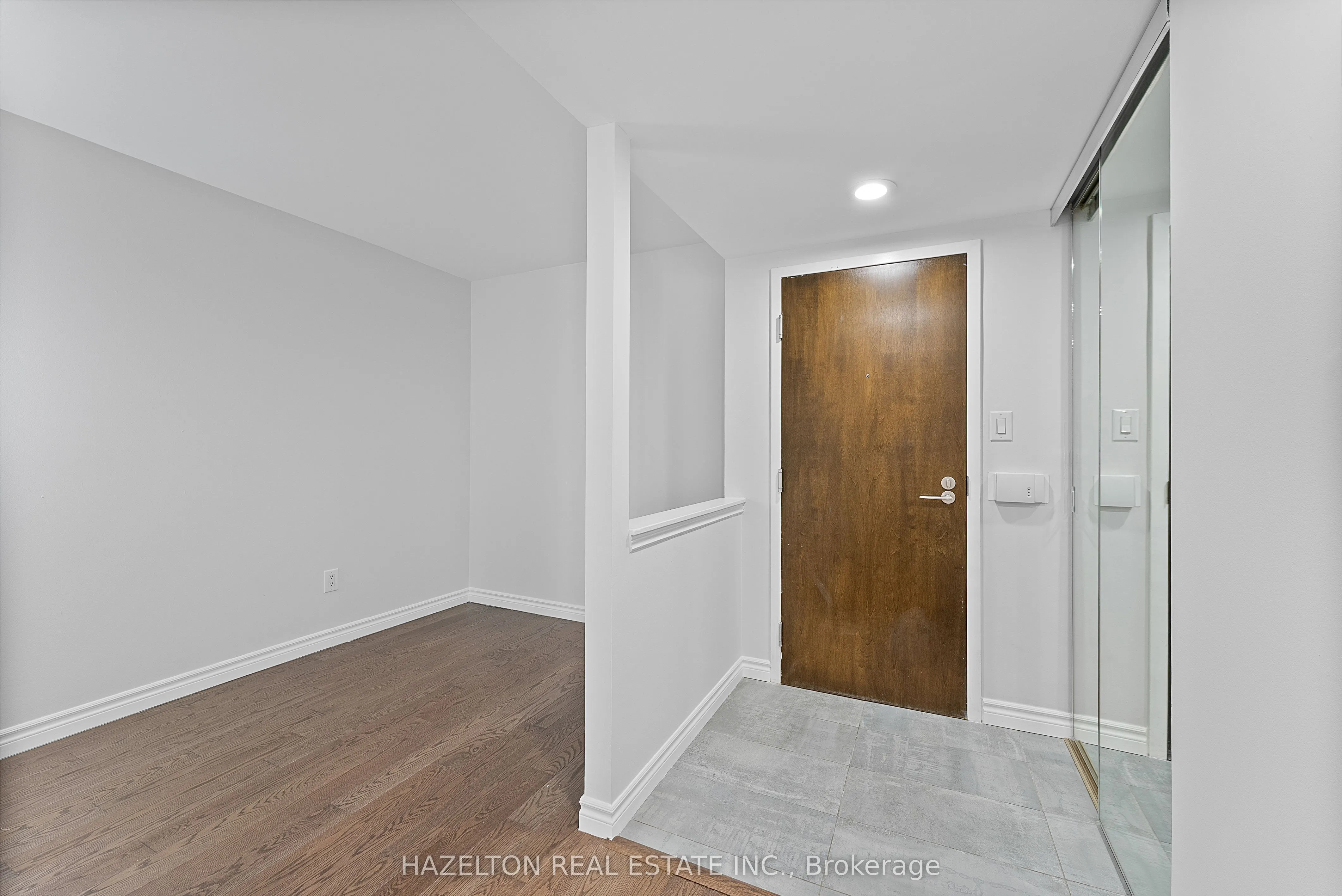 225 Davenport Road, #211