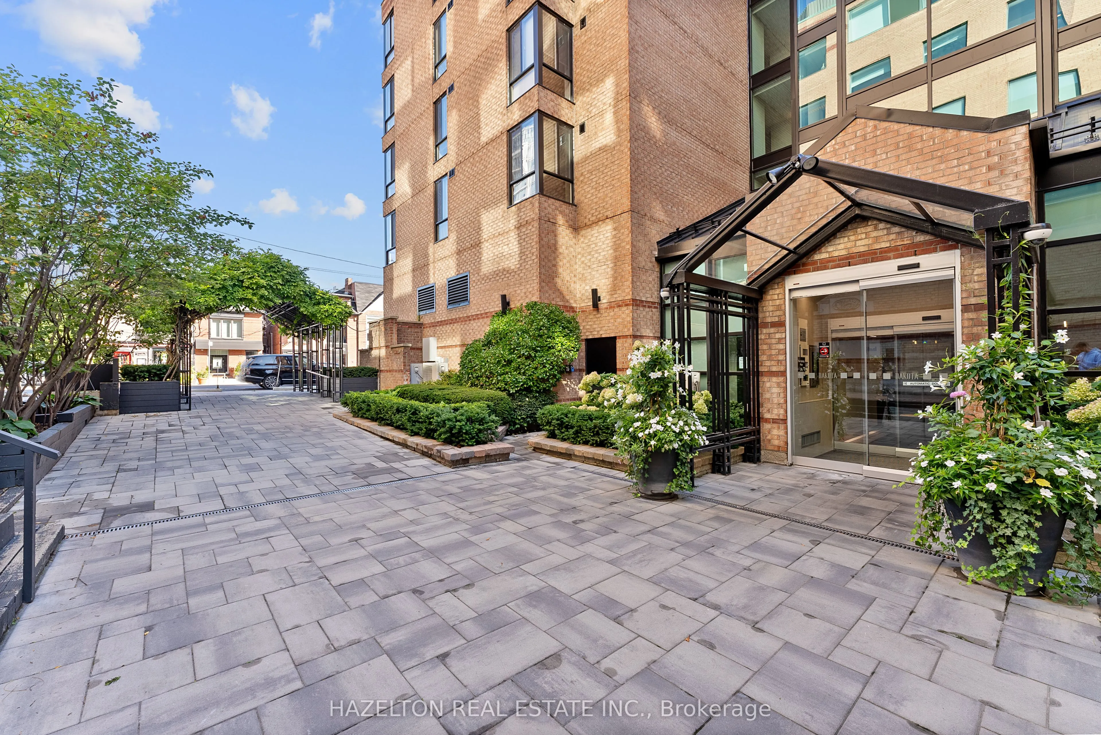 225 Davenport Road, #211